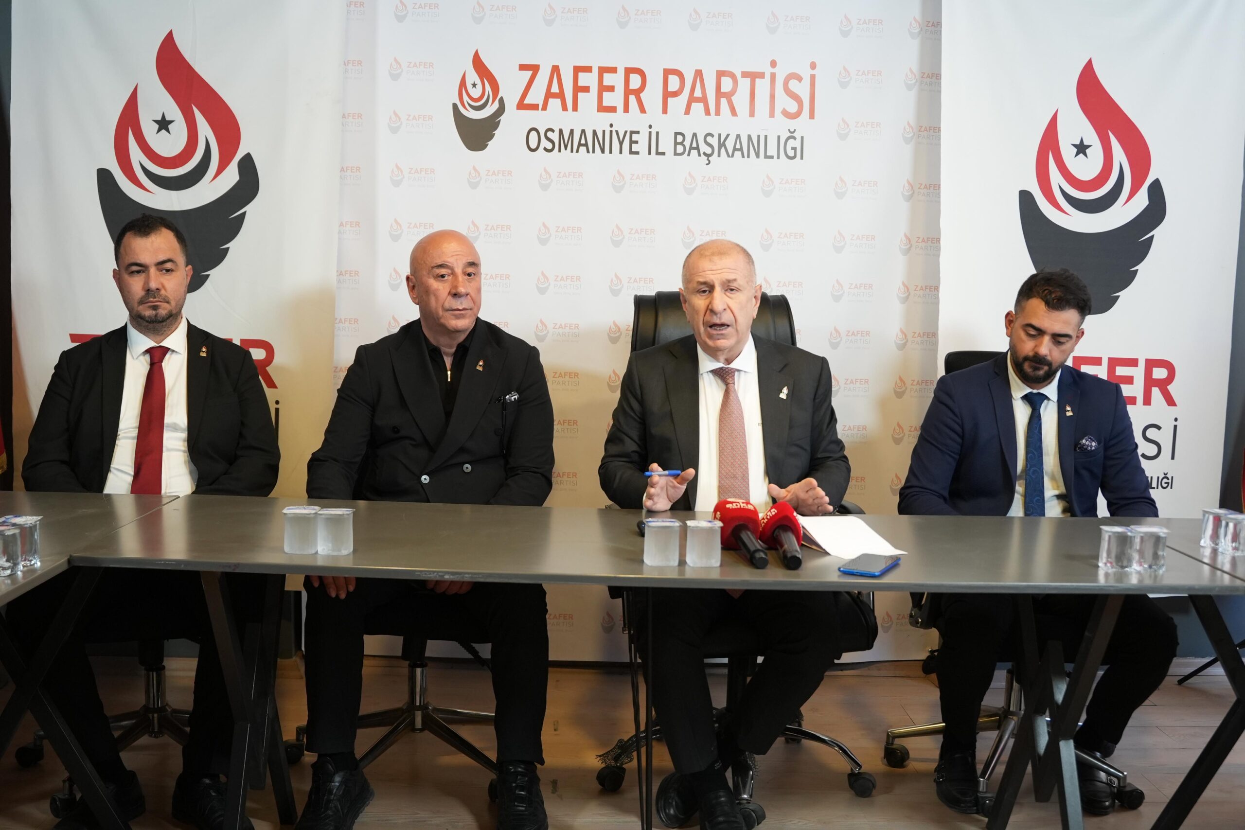 Özdağ’dan Trump–Erdoğan Görüşmesine Sert Tepki: “Cumhurbaşkanı’na Meşruluğu Yalnızca Türk Milleti Verebilir”