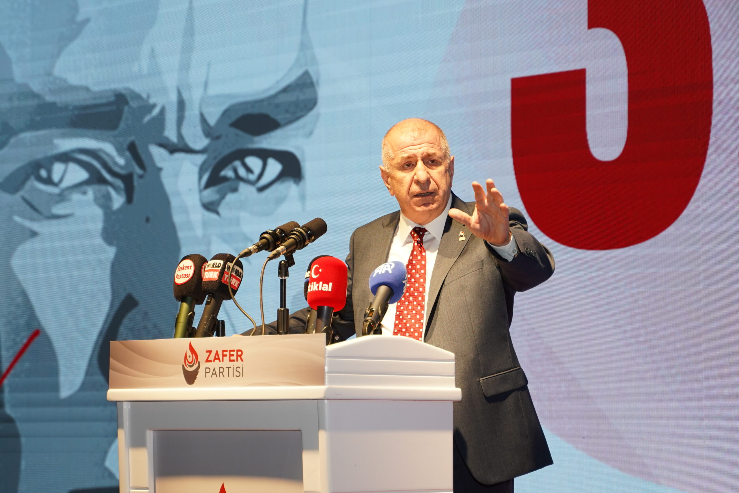 Zafer Partisi 3. Olağanüstü Kongresi’nde Ümit Özdağ’dan Sert Mesajlar