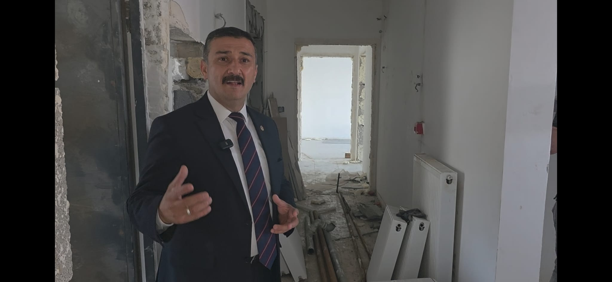 İYİ Partili Türkoğlu’ndan TOKİ Tepkisi: “Dar Gelirliye Umut Diye Tabut Ev mi Verdiniz?”