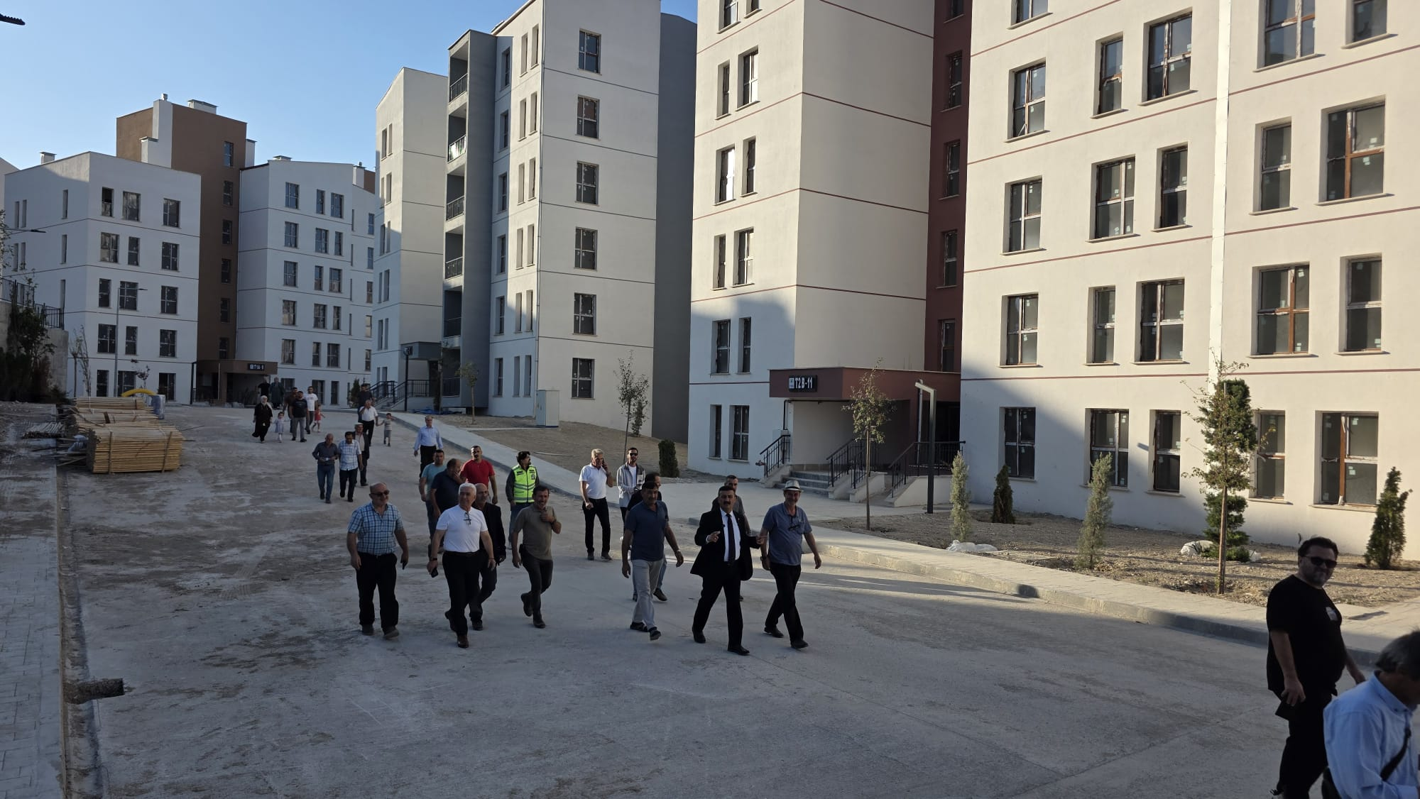 İYİ Partili Türkoğlu’ndan TOKİ Tepkisi: “Dar Gelirliye Umut Diye Tabut Ev mi Verdiniz?”