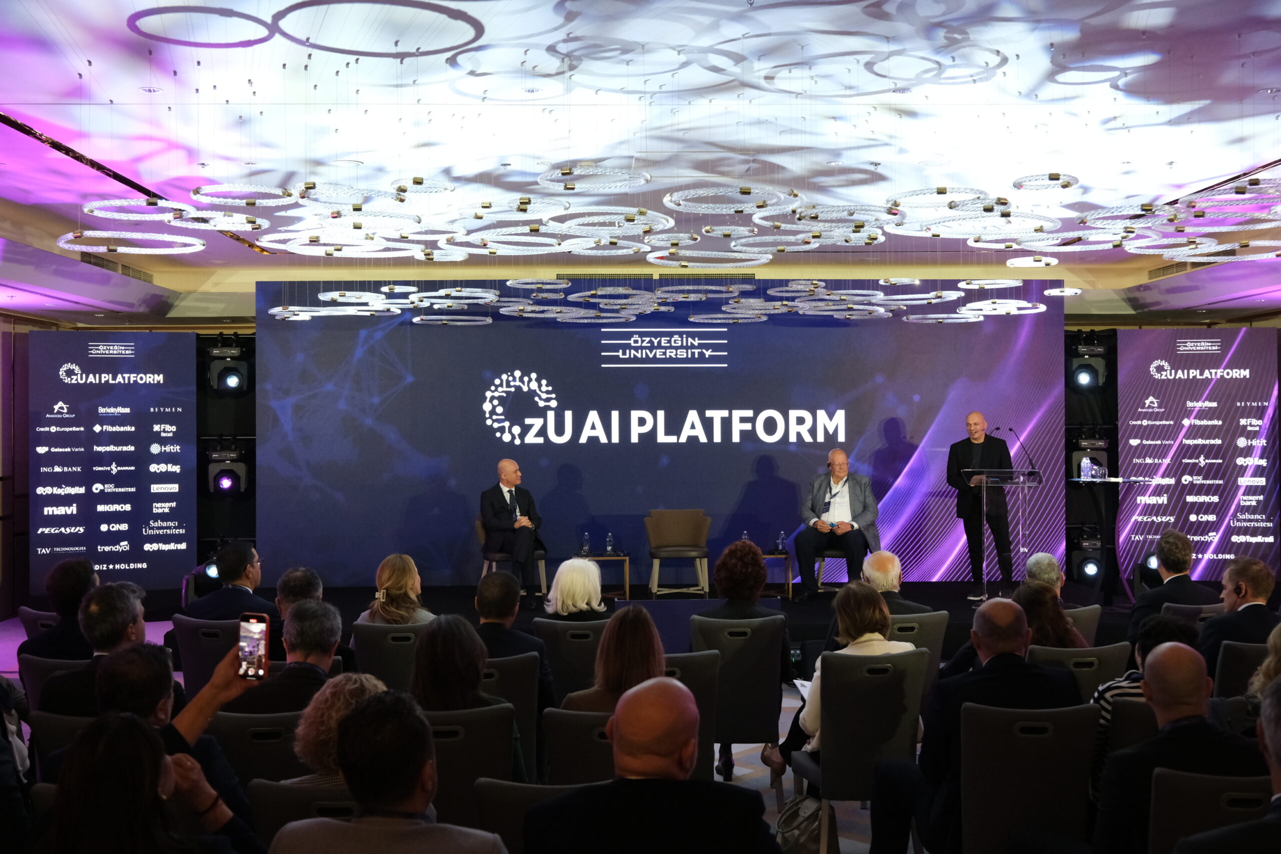 Özyeğin Üniversitesi’nden Yapay Zekâ Hamlesi: OzU AI Platform İş Dünyası ve Akademiyi Buluşturdu