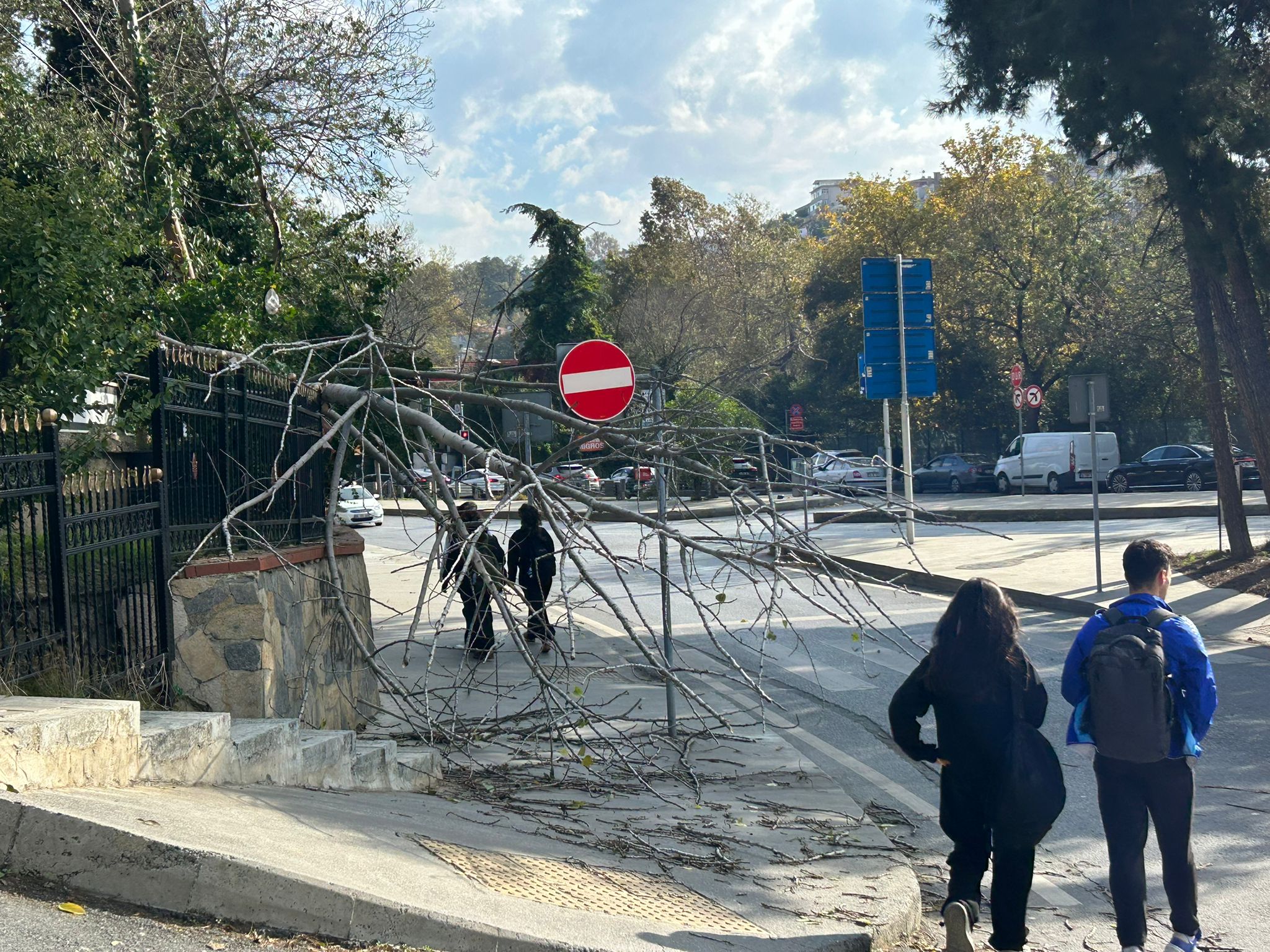 İstanbul Fırtına ve Yağışa Karşı Teyakkuzdaydı: İBB Ekipleri 5.167 Personel ile Olası Sorunları Önledi