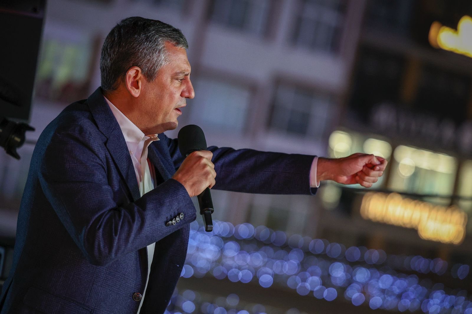 CHP Lideri Özgür Özel’den Arnavutköy’de Güçlü Mesaj: “Millet İradesine Sahip Çıkıyoruz!”