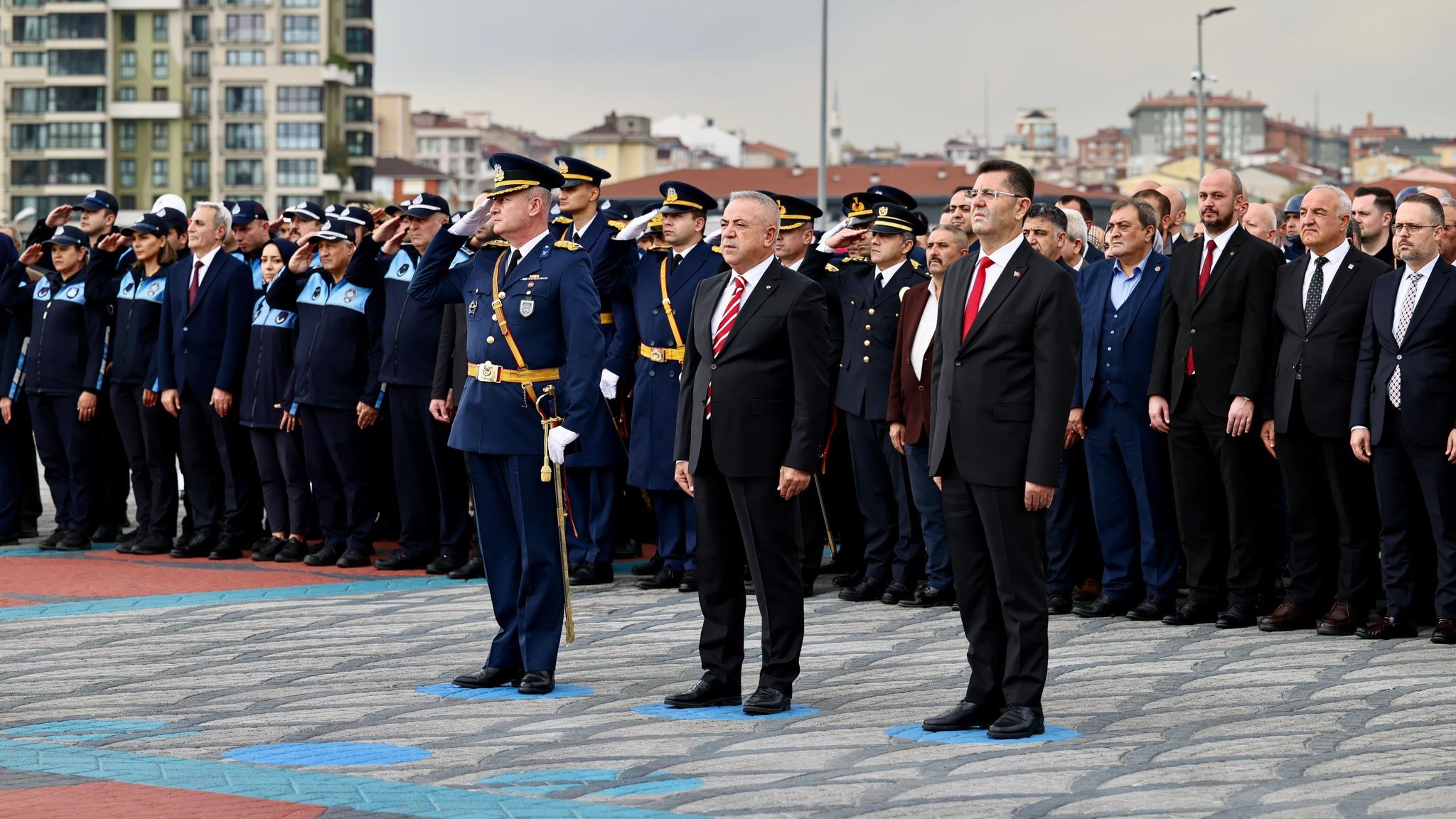 Çekmeköy’de 102. Yıl Cumhuriyet Coşkusu: Başkan Orhan Çerkez’den Atatürk ve Silah Arkadaşlarına Minnet