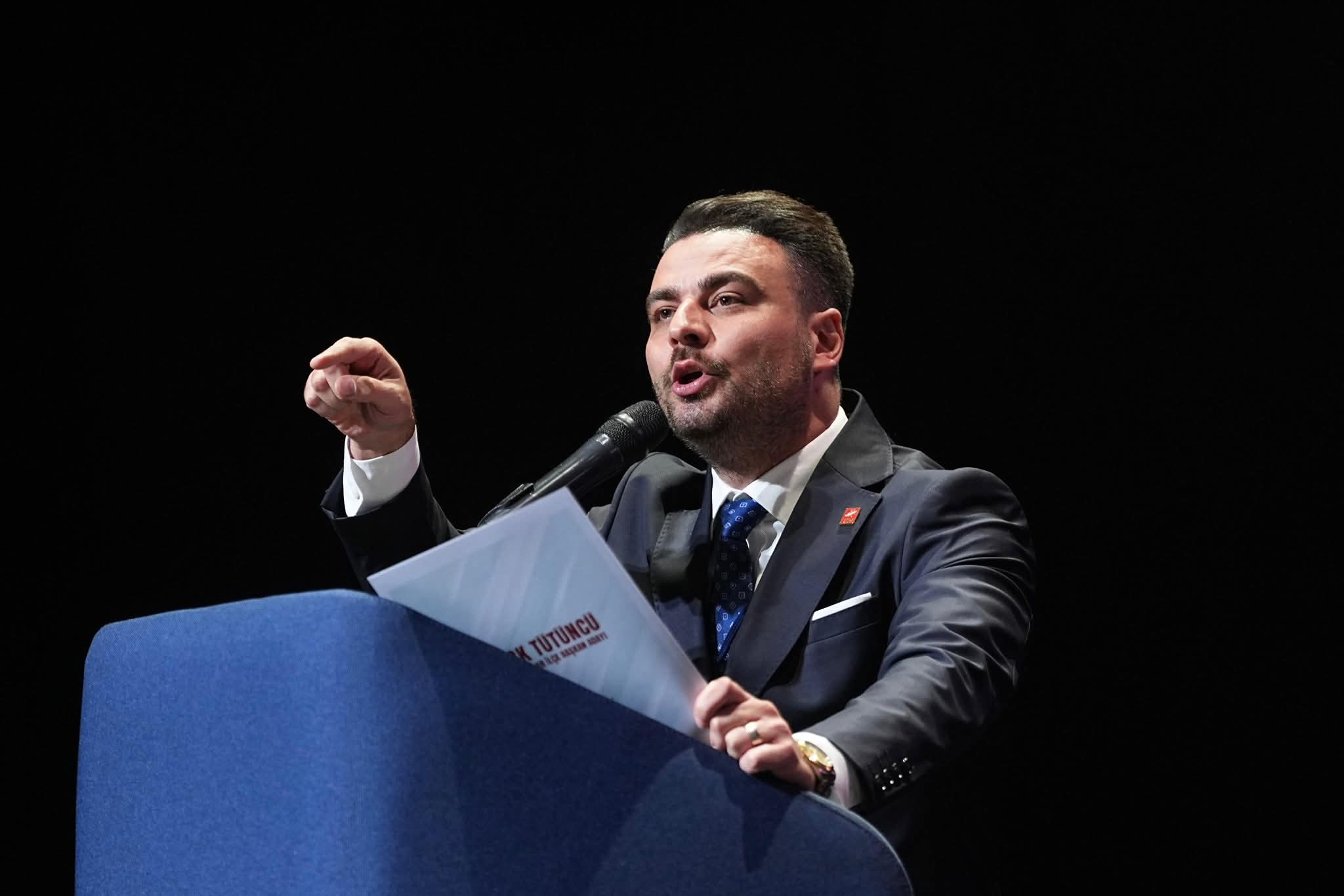 CHP Üsküdar’da Yeni Dönem: Berk Tütüncü İlçe Başkanı Oldu