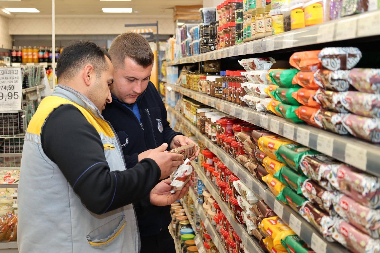 Zile Belediyesi Göz Açtırmıyor: Marketlerde Sıkı Denetim!
