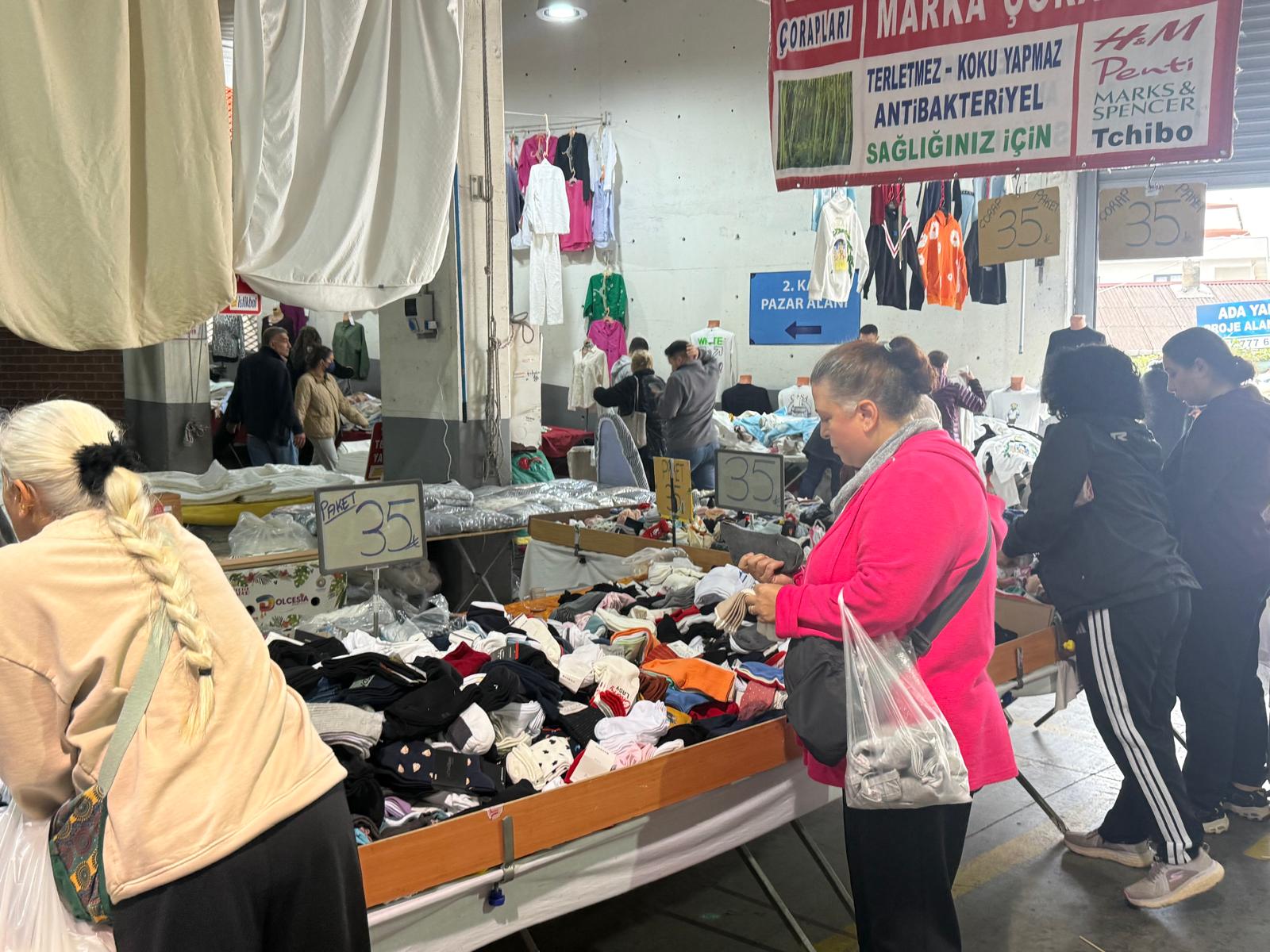 Çekmeköy Salı Sosyete Pazarı Yeni Katlarıyla Coşku Yaratıyor: Alışverişin Yeni Adresi!