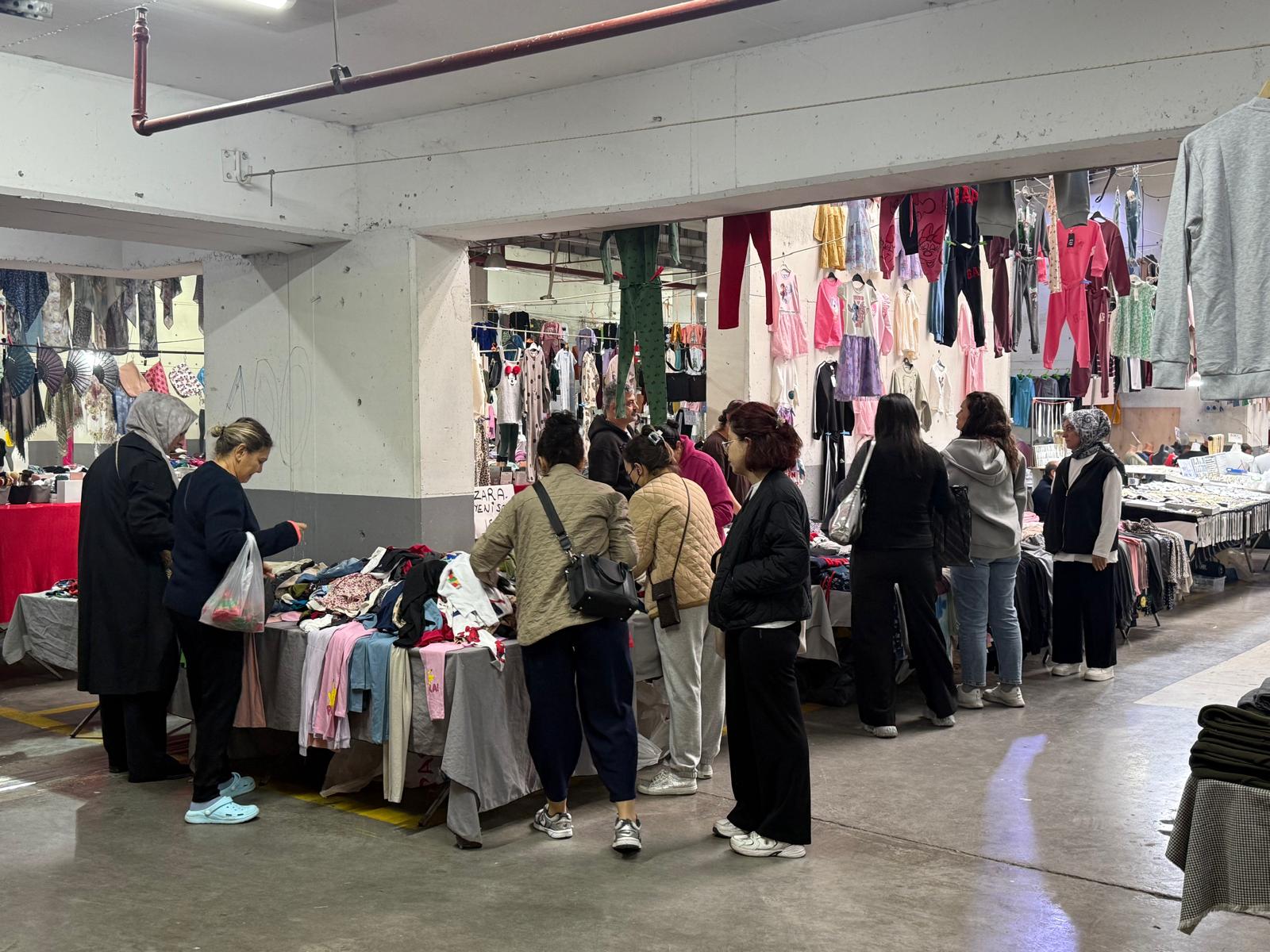Çekmeköy Salı Sosyete Pazarı Yeni Katlarıyla Coşku Yaratıyor: Alışverişin Yeni Adresi!