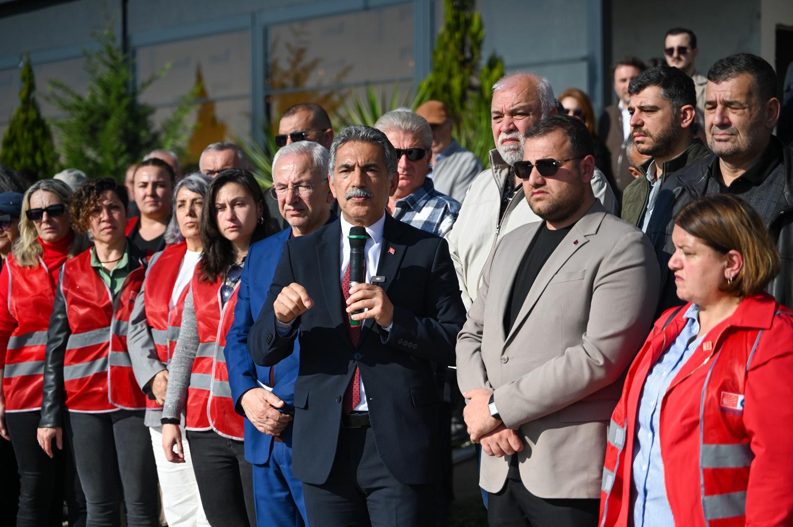 Gemlik Kafe Krizi Büyüyor! Başkan Deviren: “Yıkmak İstiyorlarsa Buyursun Gelsinler, Burada Otururum”