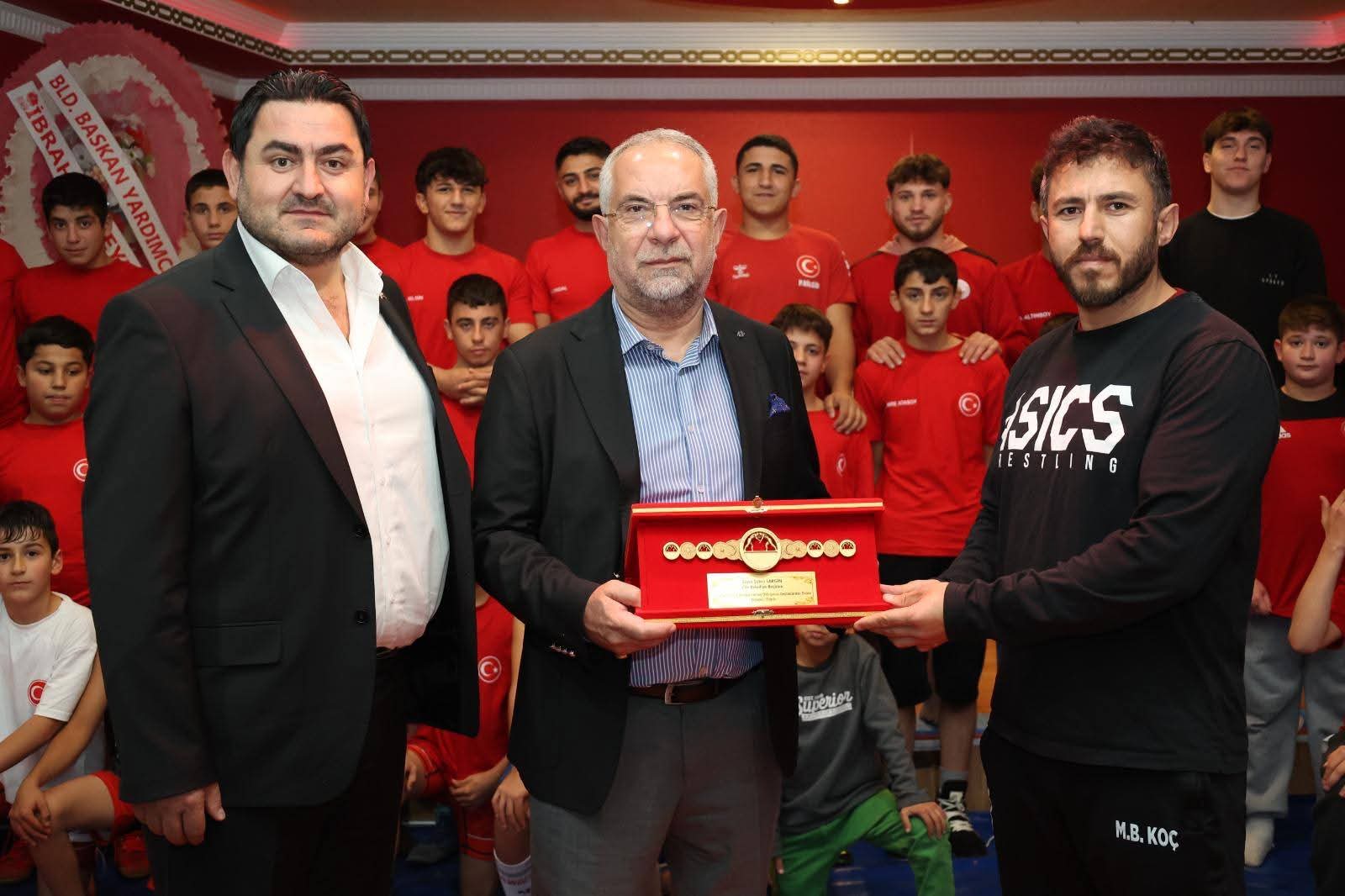 Zile Belediyesi’nden Güreş Takımına Örnek Destek: Eski Düğün Salonu Eğitim Merkezi Oldu!