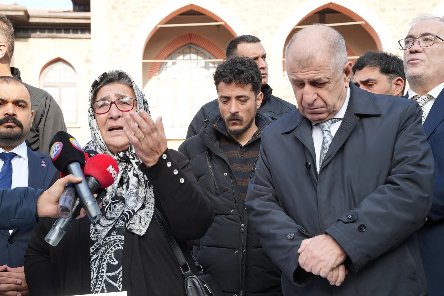 Ümit Özdağ’dan “Pakize Anne”ye Destek Mesajı: “Onların Sesi, Bizim Sesimizdir”