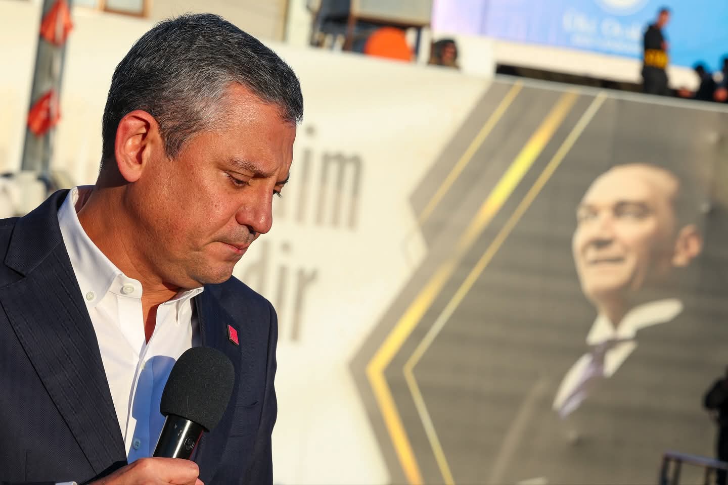 CHP Lideri Özgür Özel Kilis’te Halkla Buluştu: İmamoğlu’ndan Sert Mesajlar