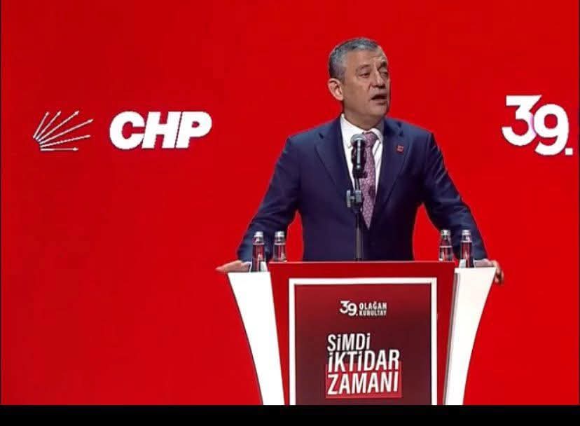 CHP Kurultayı'nda Özgür Özel'den Kemal Kılıçdaroğlu'na Sert Yanıt