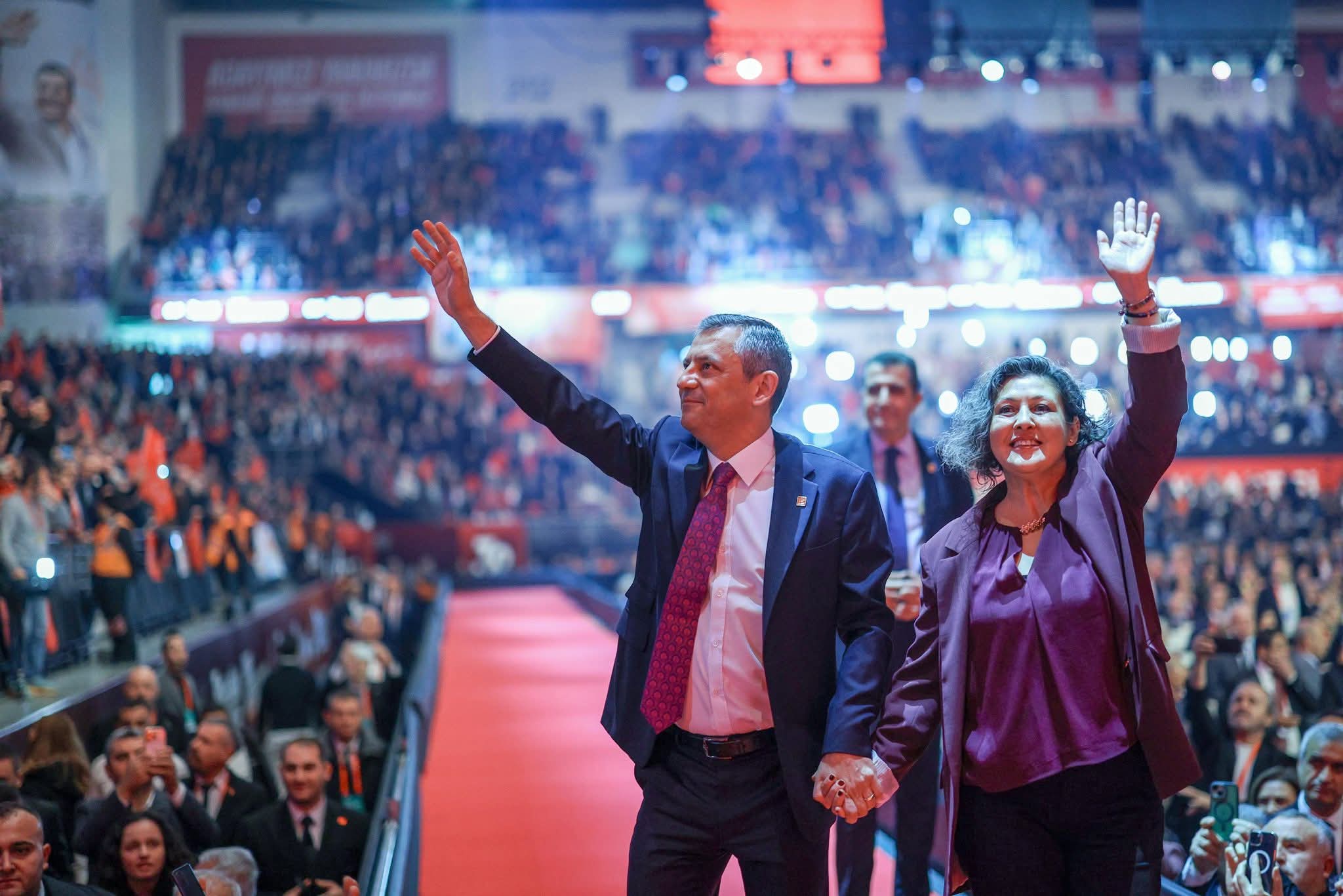 CHP 39. Olağan Kurultayı’nda Özgür Özel Büyük Farkla Yeniden Genel Başkan