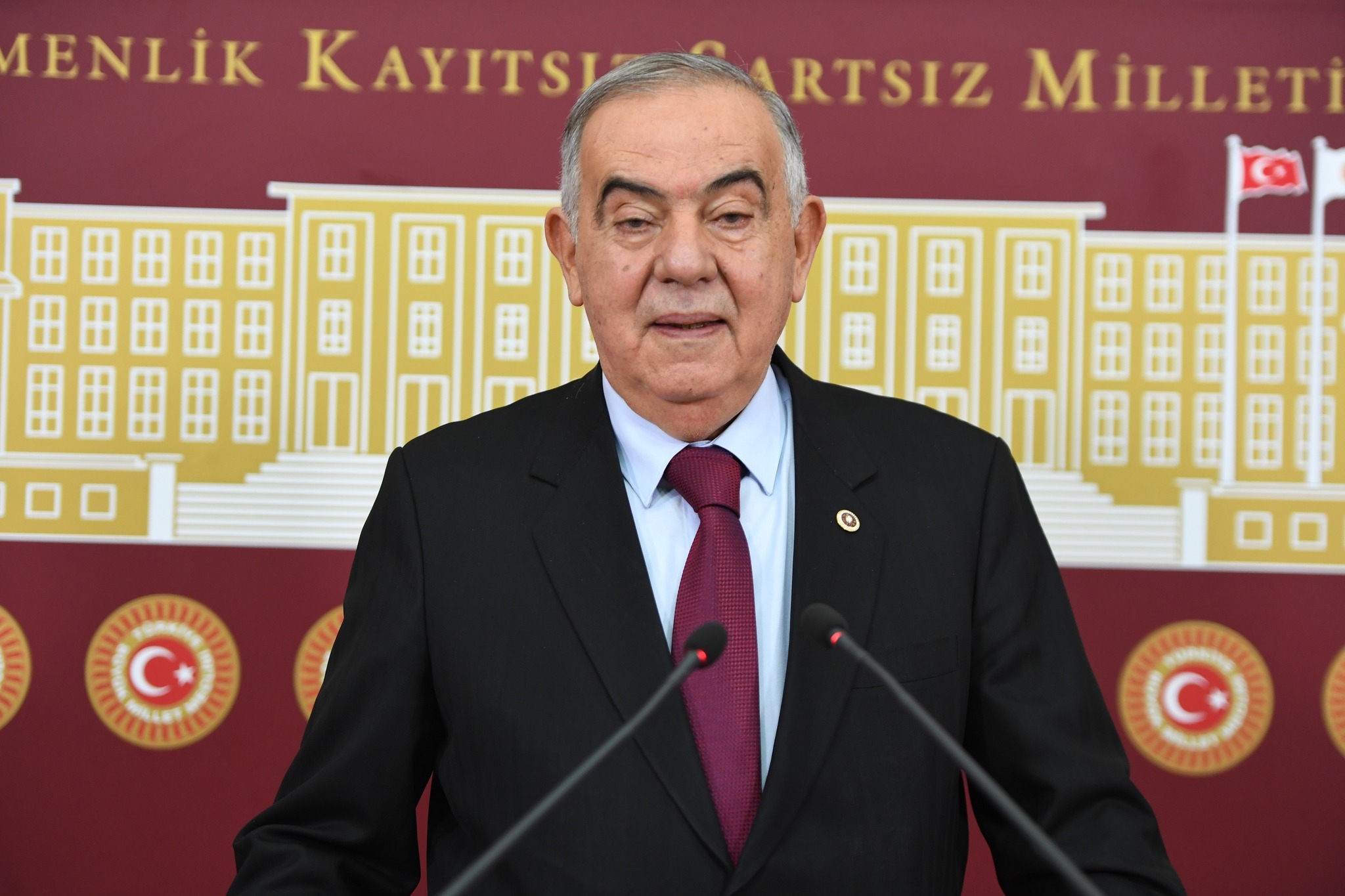 İmralı Süreci Tartışılıyor: Komisyonun Öcalan ile Görüşme Kararına Demokrat Parti’den Çekilme Tepkisi
