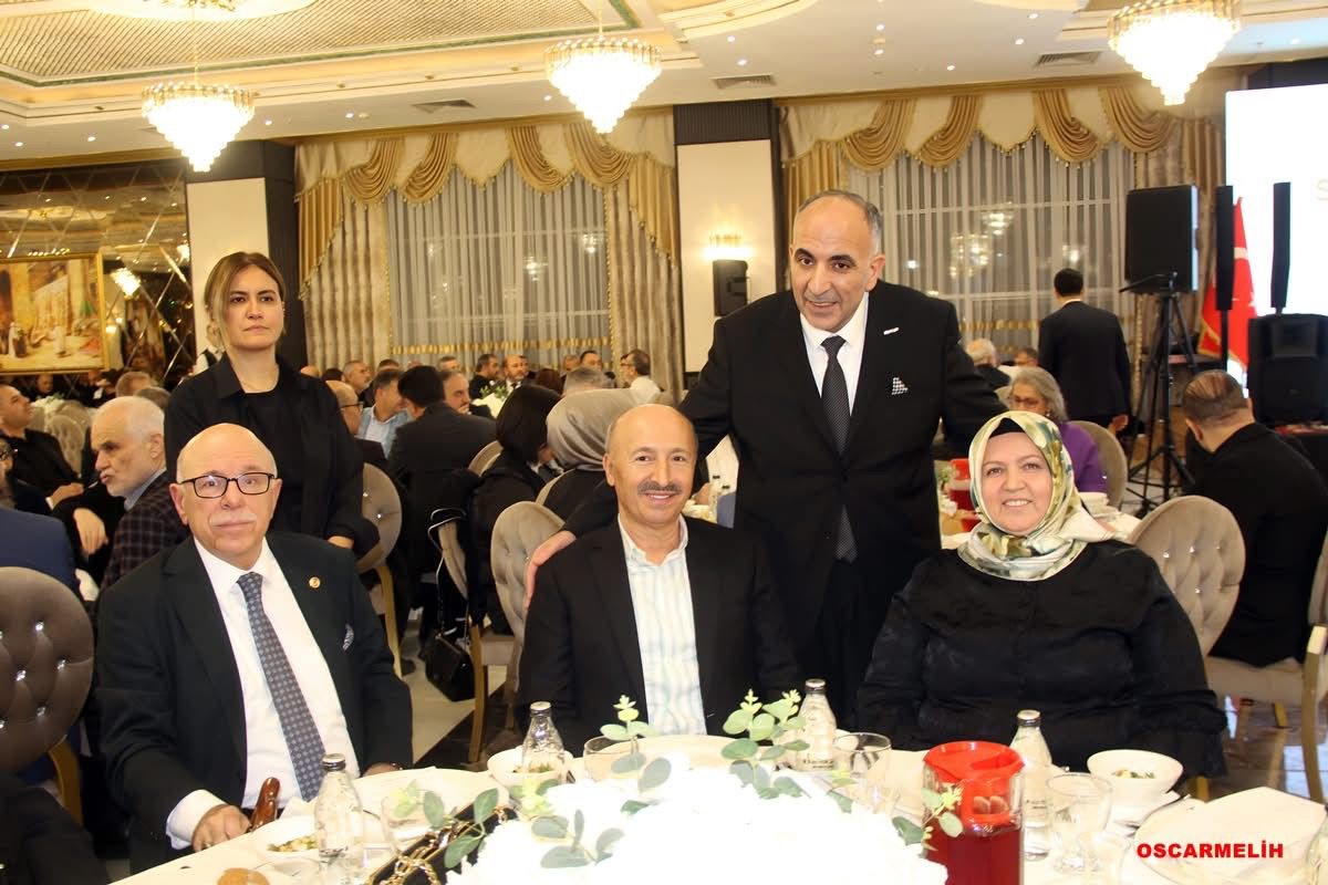 Sultangazi’de Tarihi Gün: Sultan Kasrı Açıldı, Dostlar Divanı Buluşması Büyük İlgi Gördü