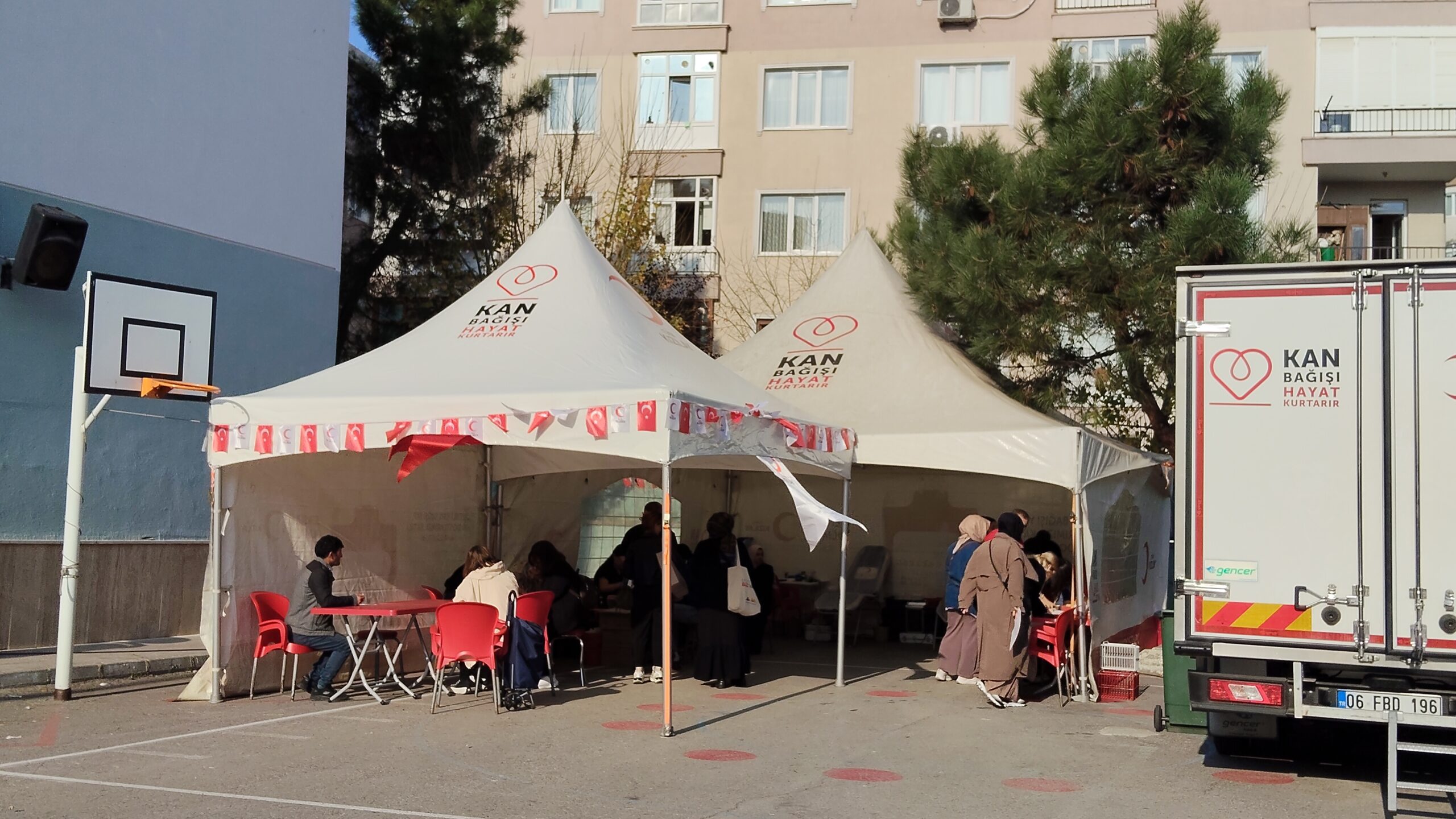 Türk Kızılayı Çekmeköy Şubesi ve Çekmeköy İlköğretim Okulu’ndan Örnek Kan Bağışı Kampanyası