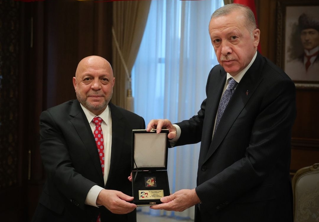 Erdoğan’ın HAK-İŞ Çıkışı Tepki Çekti: “İşçi ile Patronu Kardeş Gösteren Düzeniniz Tarihe Gömülecek”