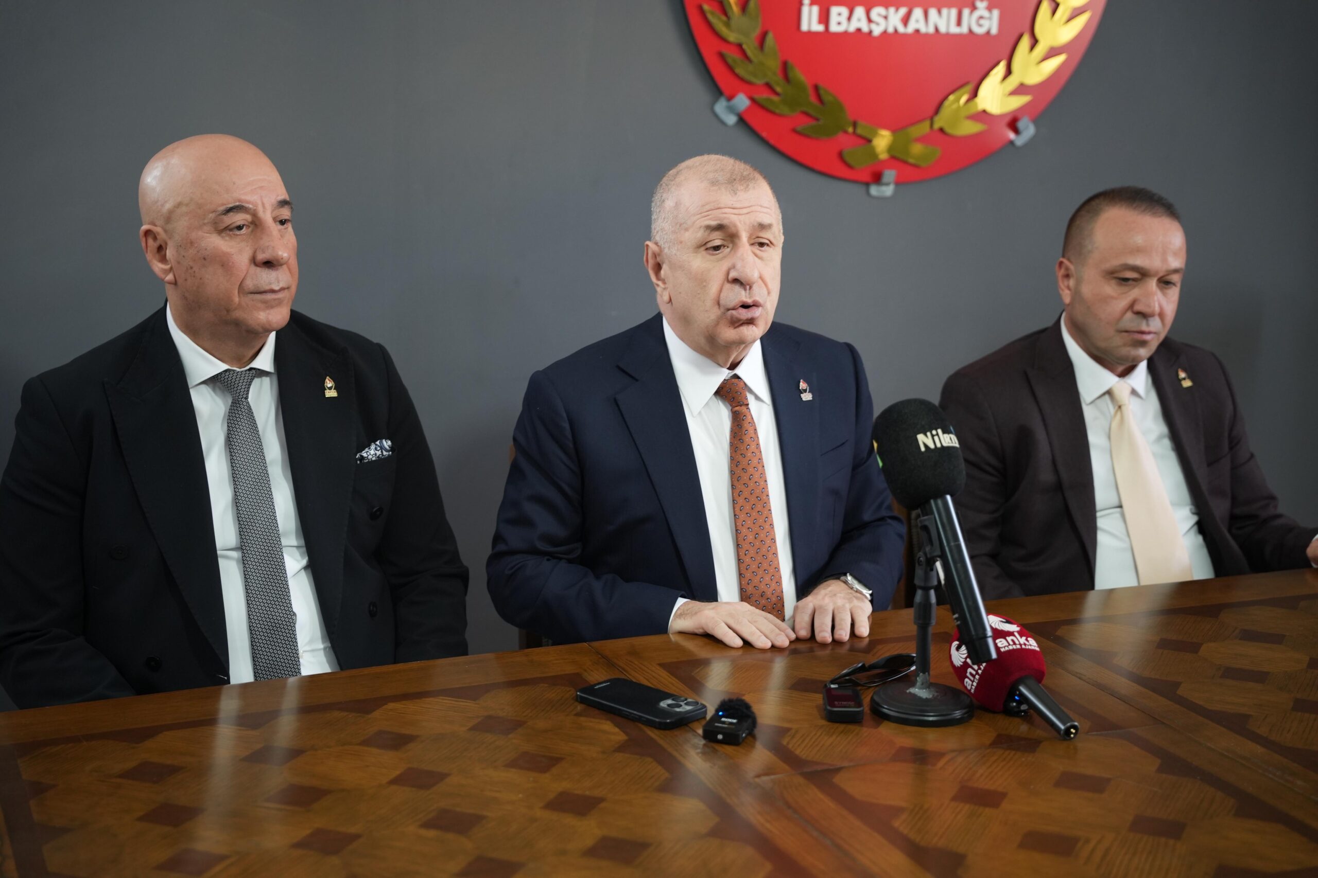 Ümit Özdağ Mersin’de: “Türkiye derhal erken seçime gitmek zorunda”