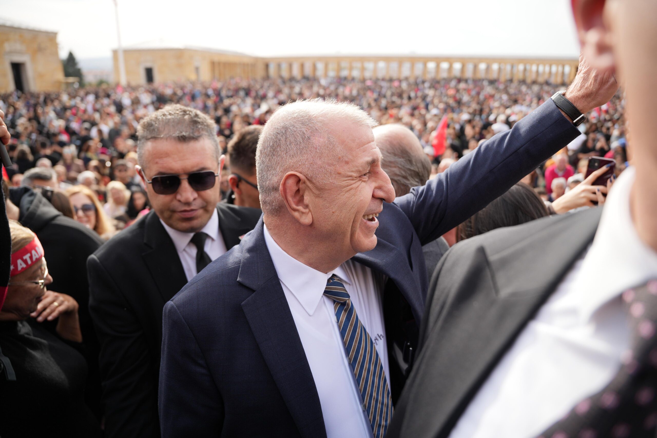 ZAFER PARTİSİ ANITKABİR’DE ATA’SINI ANDI