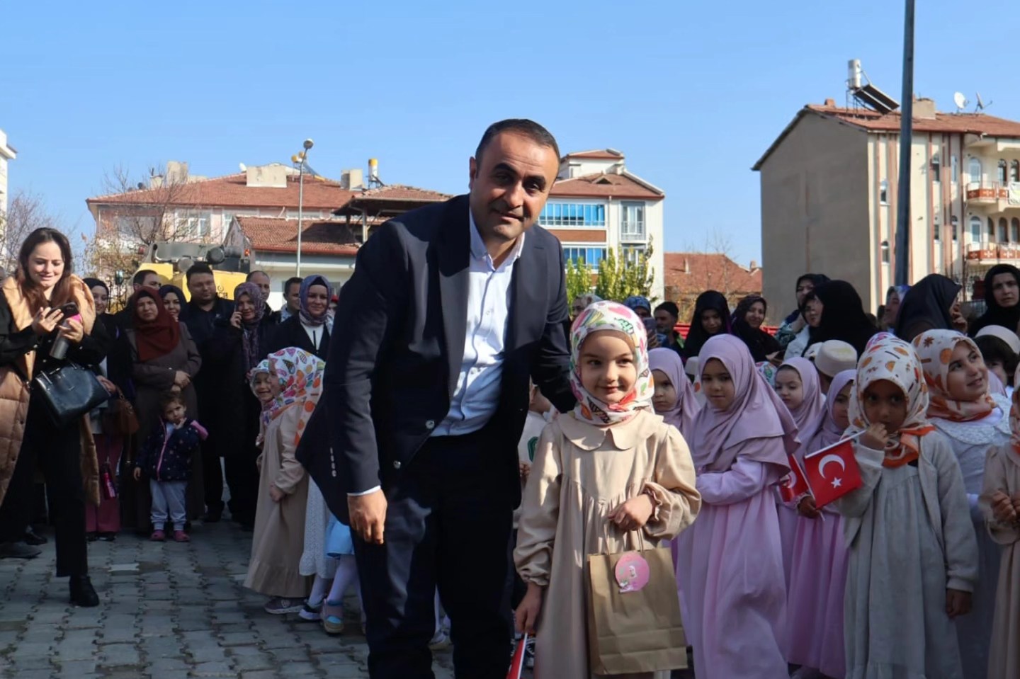 Zile’de 4–6 Yaş Kur’an Kursları İçin “Bedi’-i Besmele ve Amin Alayı” Programı Düzenlendi