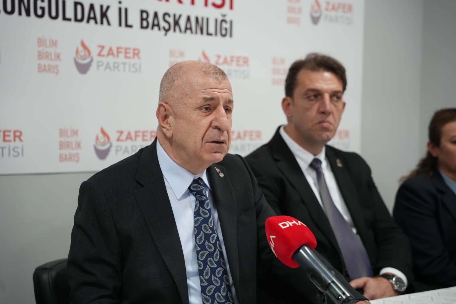 Ümit Özdağ’dan Zonguldak’ta Sert Mesajlar: “Öcalan’ın Ayağına Gidenler Türk Milletini Yenik Gösterir”