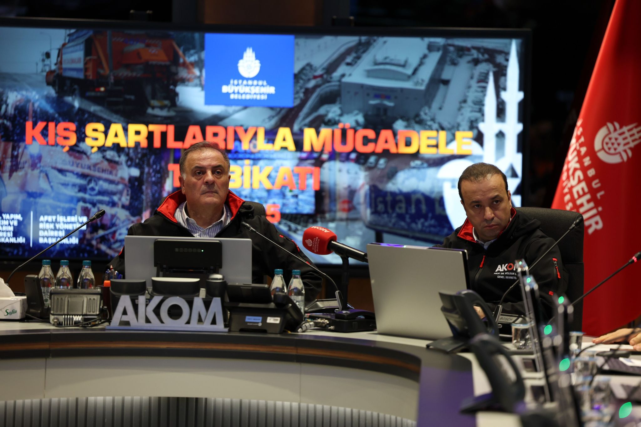 İBB, Yılın En Uzun Gecesinde de Sahadaydı: İstanbul’da Hizmet 7/24 Sürdü