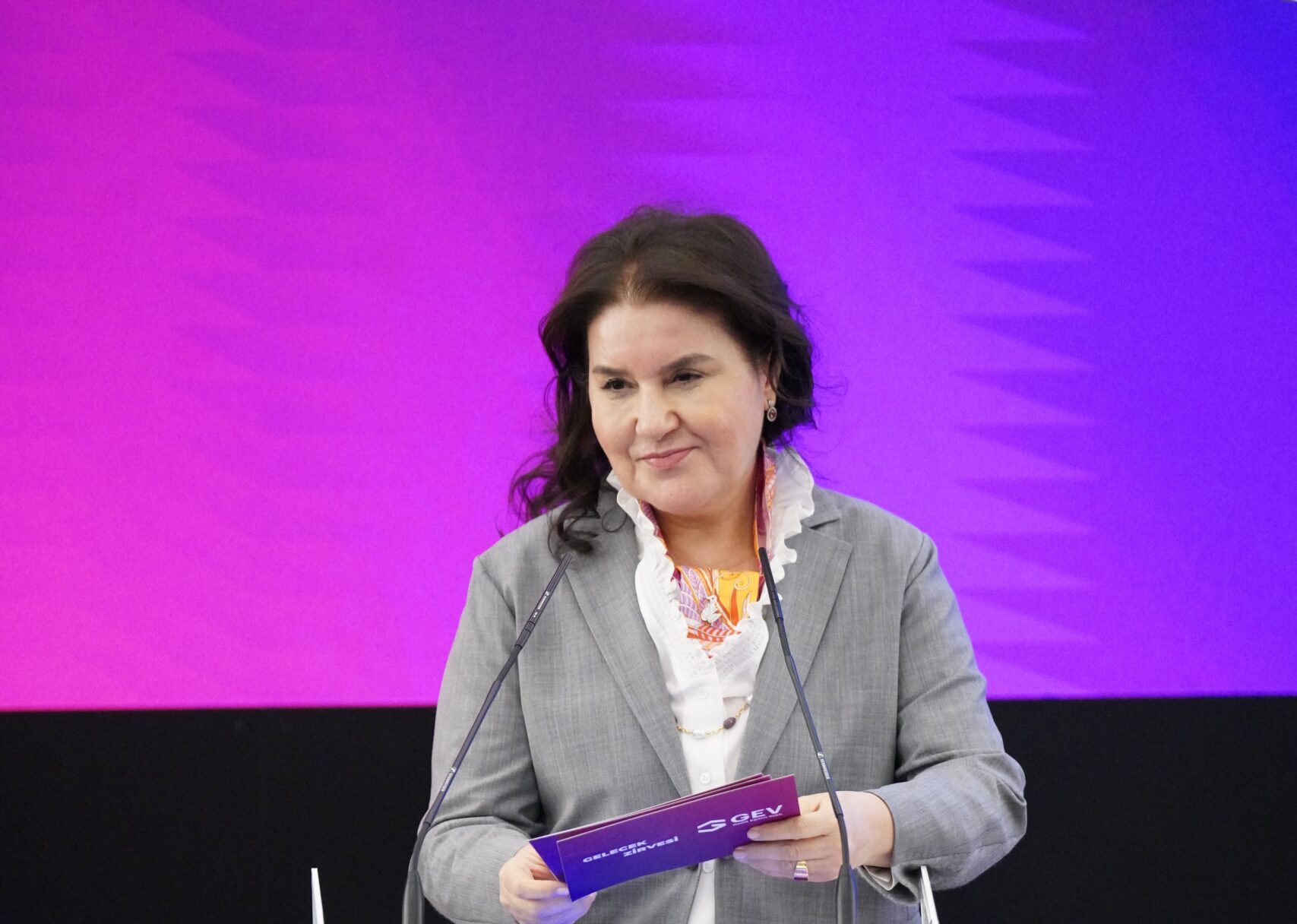 Eğitim, Teknoloji ve İstihdamın Geleceği GEV Gelecek Zirvesi’nde Tartışıldı”