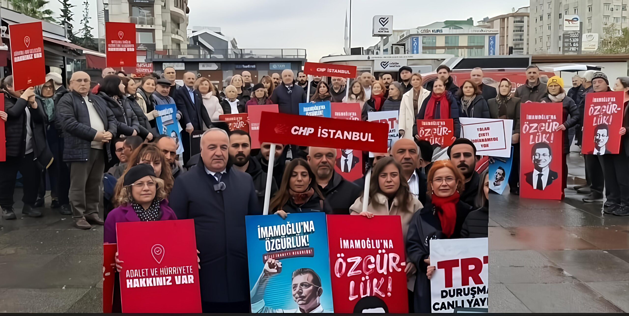 CHP Çekmeköy İlçe Örgütü’nden Eş Zamanlı Basın Açıklaması: “Gerçekleri Bilmeye Hakkınız Var”