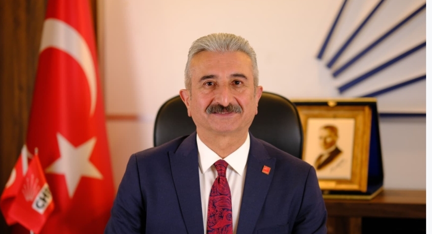 CHP Bursa İl Başkanı Nihat Yeşiltaş’tan yeni yıl mesajı: “Karanlık dönemi birlikte aşacağız”