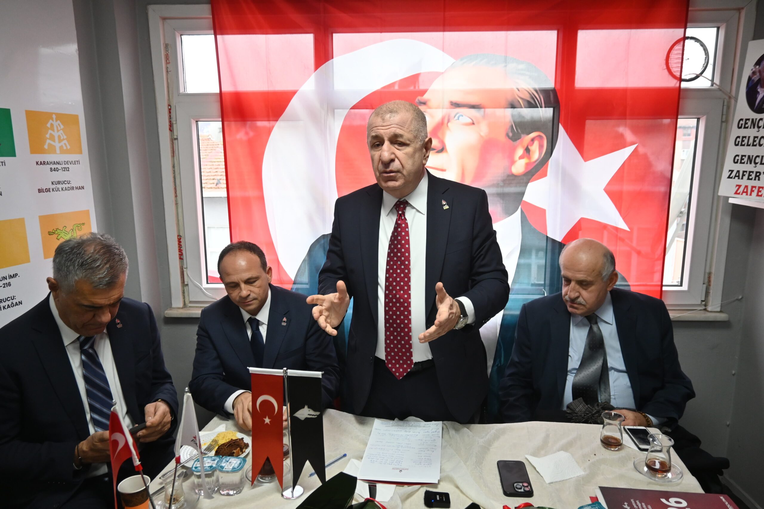 Prof. Dr. Ümit Özdağ: “İstanbul Sahipsiz, Depreme Karşı Hiçbir Hazırlık Yok”