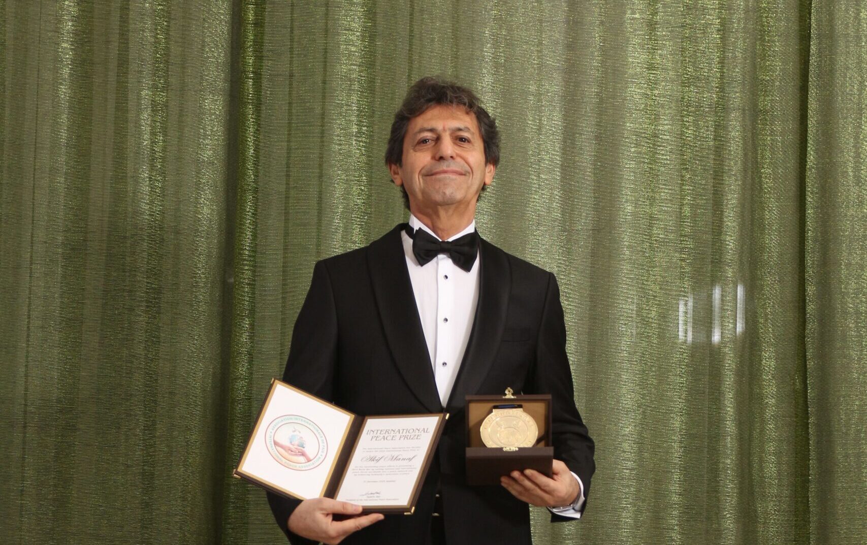 Akif Manaf’a Fransa’dan Uluslararası Barış Ödülü
