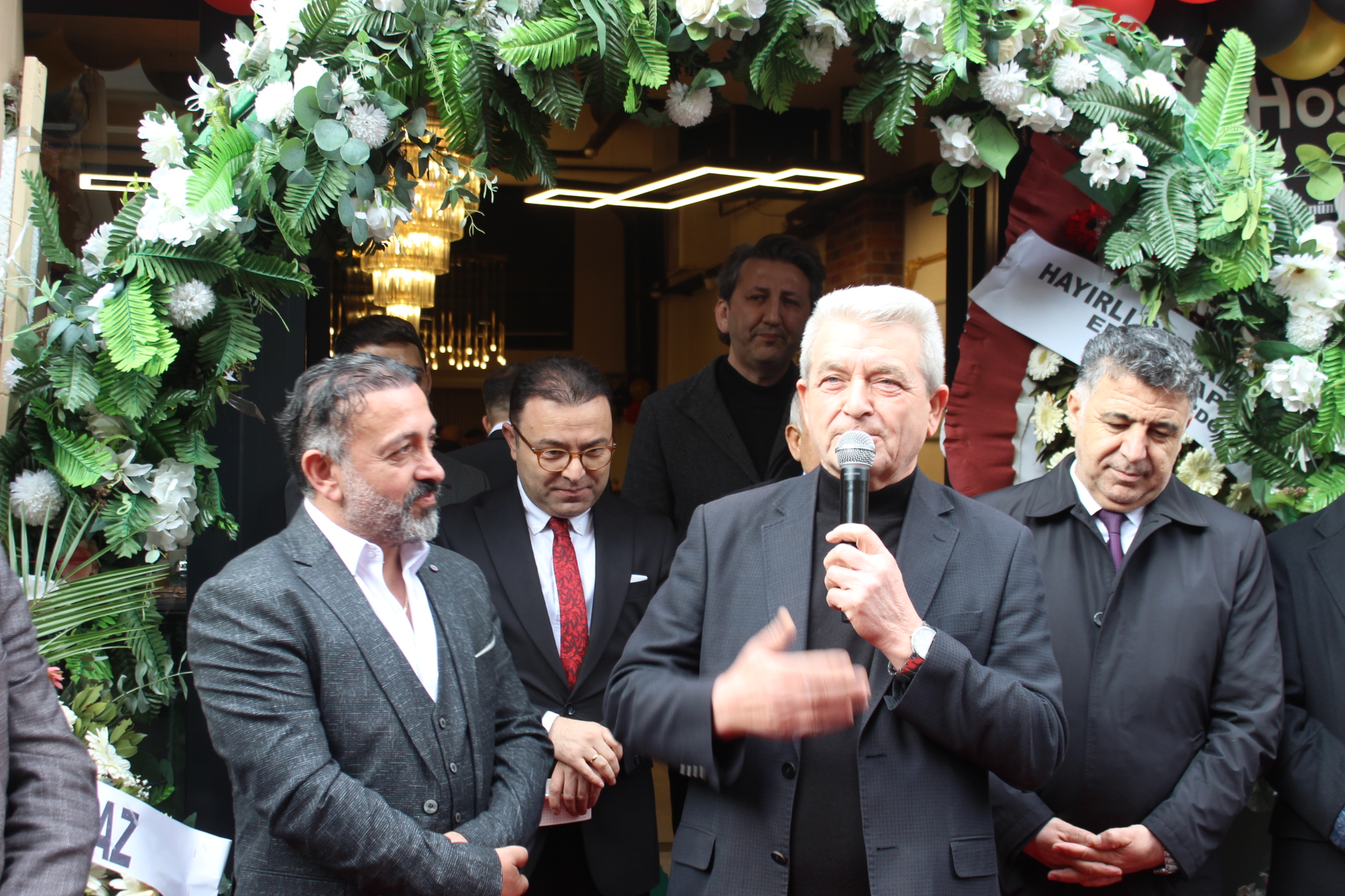 Çekmeköy Ekonomide Şahlanıyor: Ormanköy Dönercisi Görkemli Açılışla Hizmete Girdi