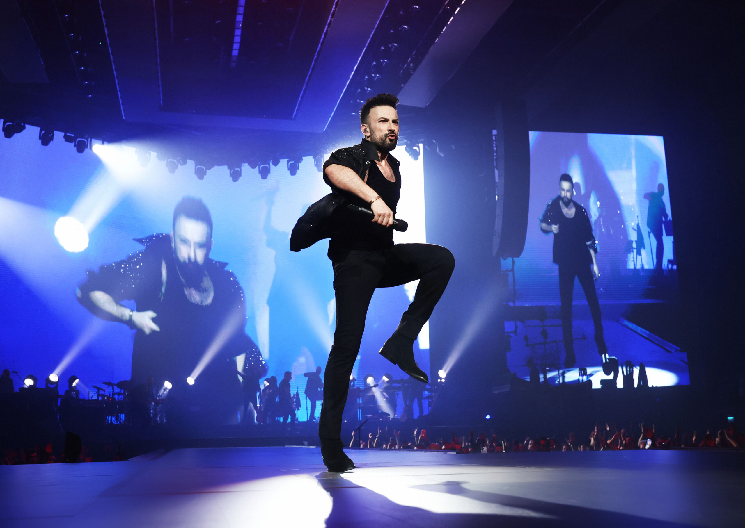 Tarkan Sahnesinde Tarihi Gece: Ajda Pekkan Sürprizi Coşkuyu Zirveye Taşıdı