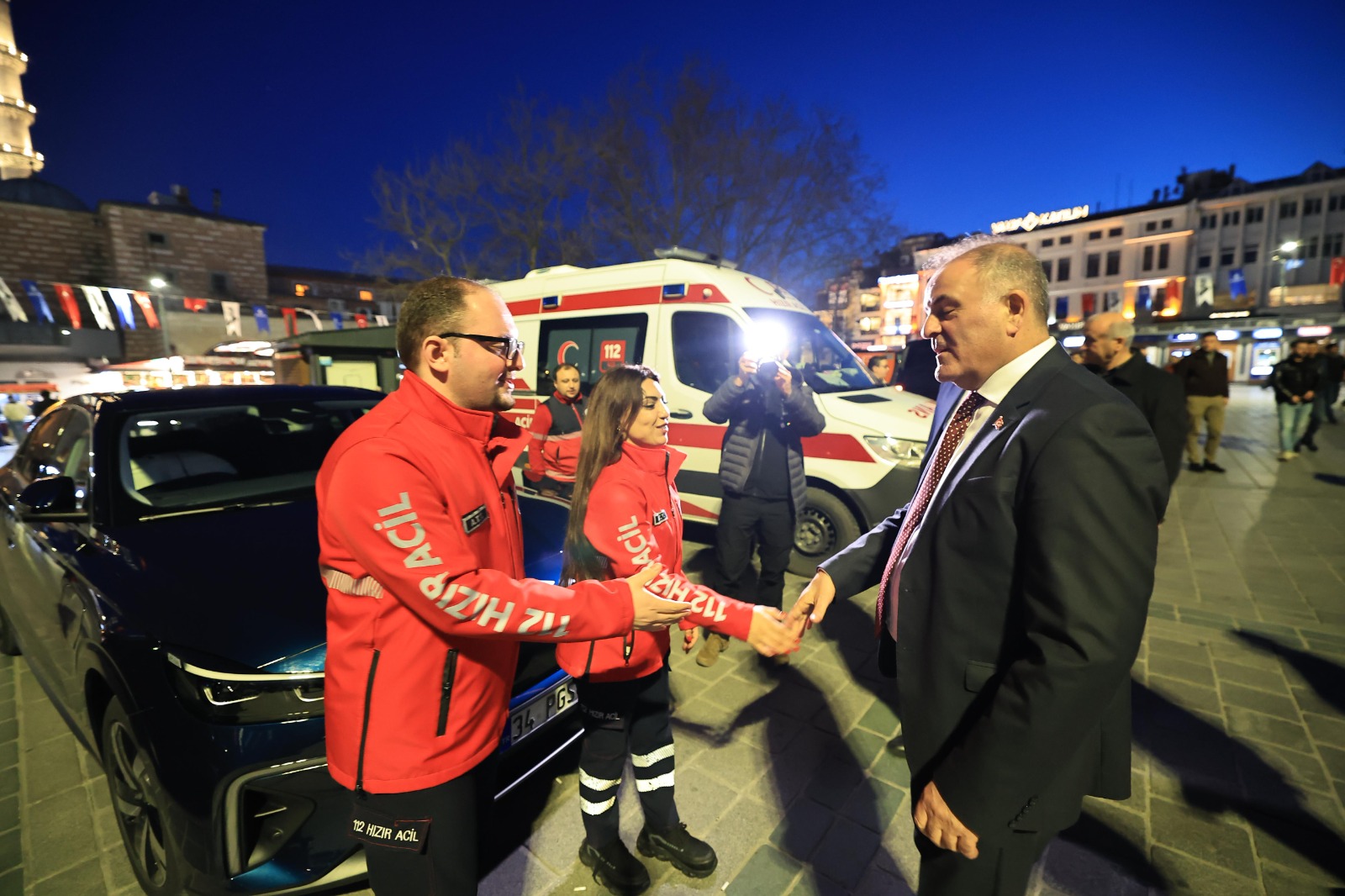 İstanbul Büyükşehir Belediyesi Başkanvekili Nuri Aslan Eminönü’nde İftar Sofrasında Vatandaşlarla Buluştu
