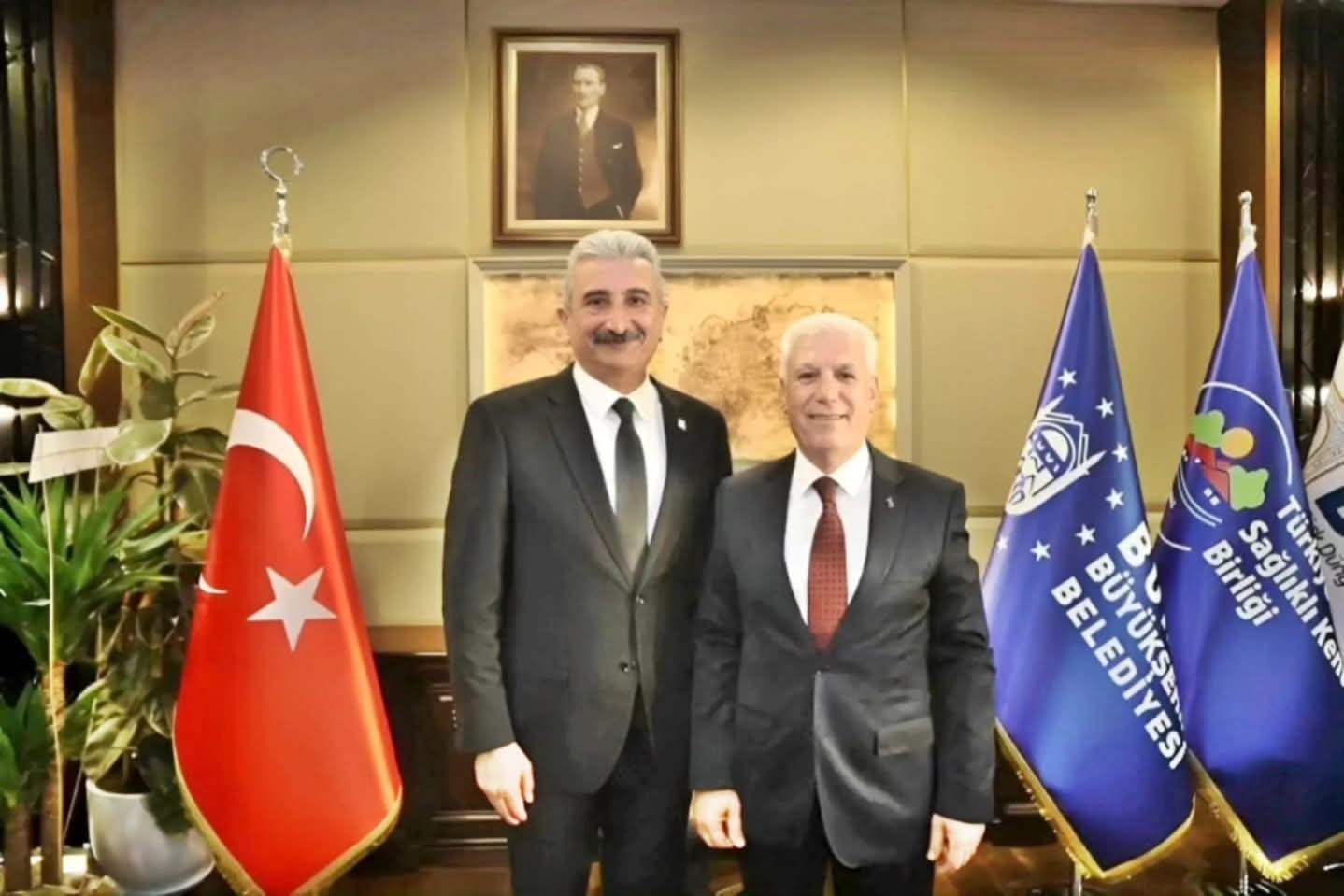 Bursa’da “İstifa” İddialarına Fotoğraflı Yanıt: Yeşiltaş’tan Bozbey’e Destek Mesajı