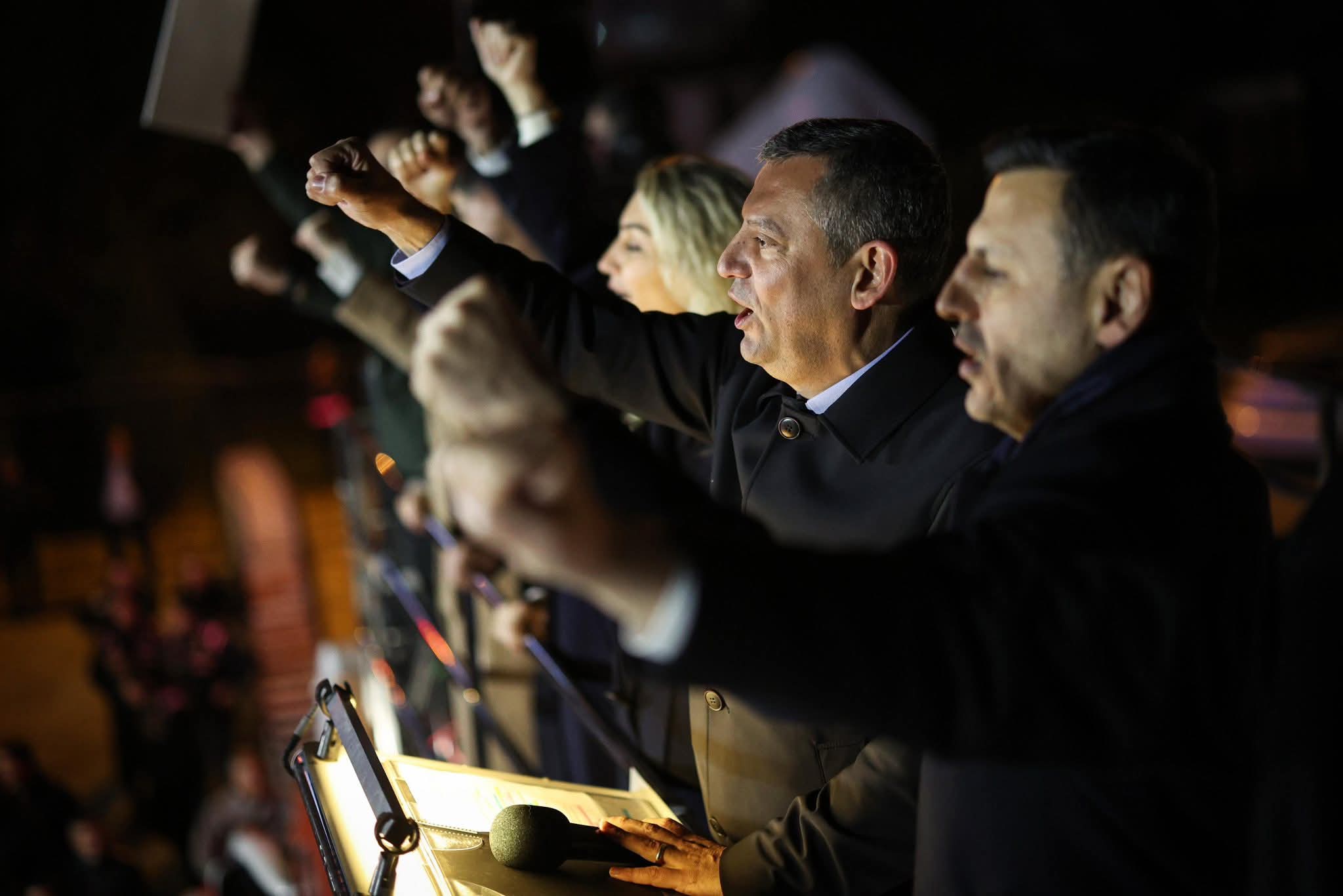 CHP Lideri Özgür Özel Adalar’dan Seslendi: “AK Parti Millete İyi Gelmedi, Değişim Herkese İyi Gelecek!”