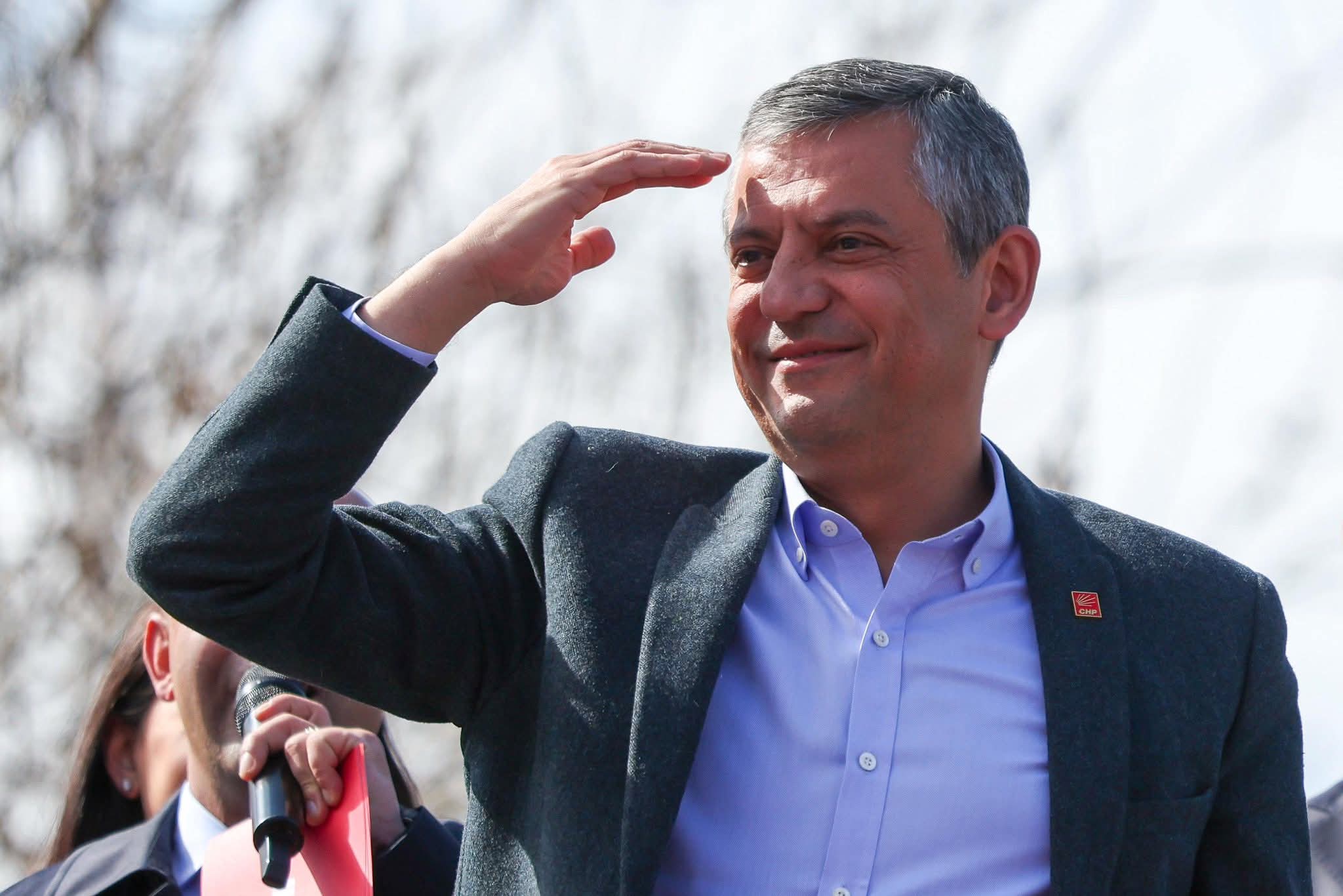 ŞAFAK OPERASYONU SONRASI ÖZGÜR ÖZEL BURDUR’DA: TANJU ÖZCAN’A DESTEK KONUŞMASI