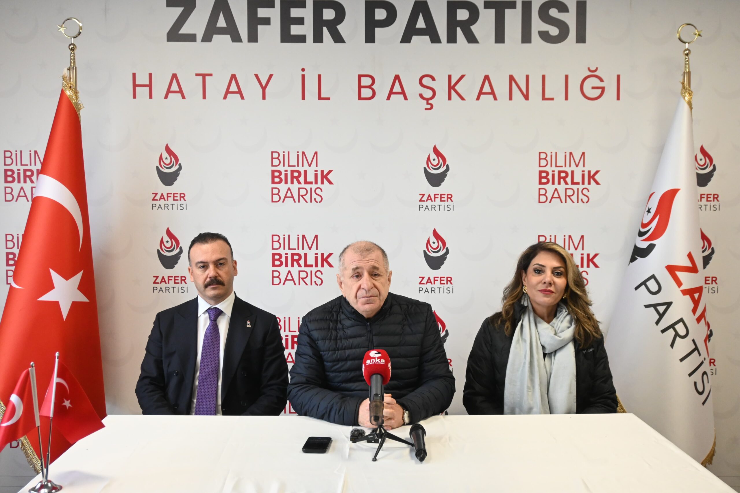 Ümit Özdağ: “3 yıl geçmesine rağmen Hatay’ın yaraları sarılmadı”