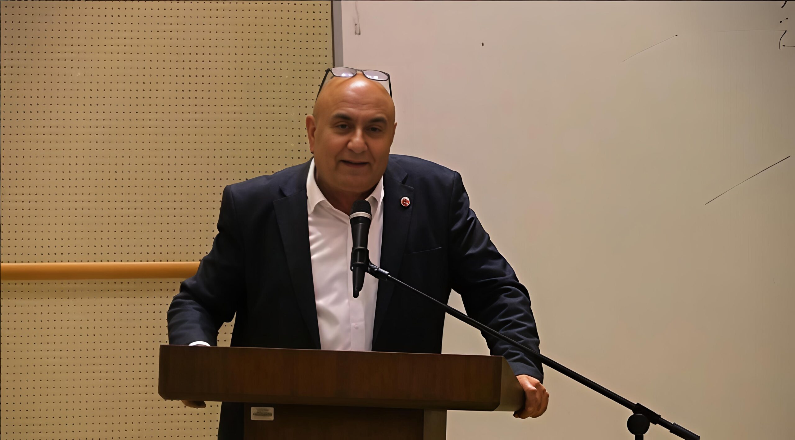 Çekmeköy Belediye Meclisi’nde Söz Düellosu