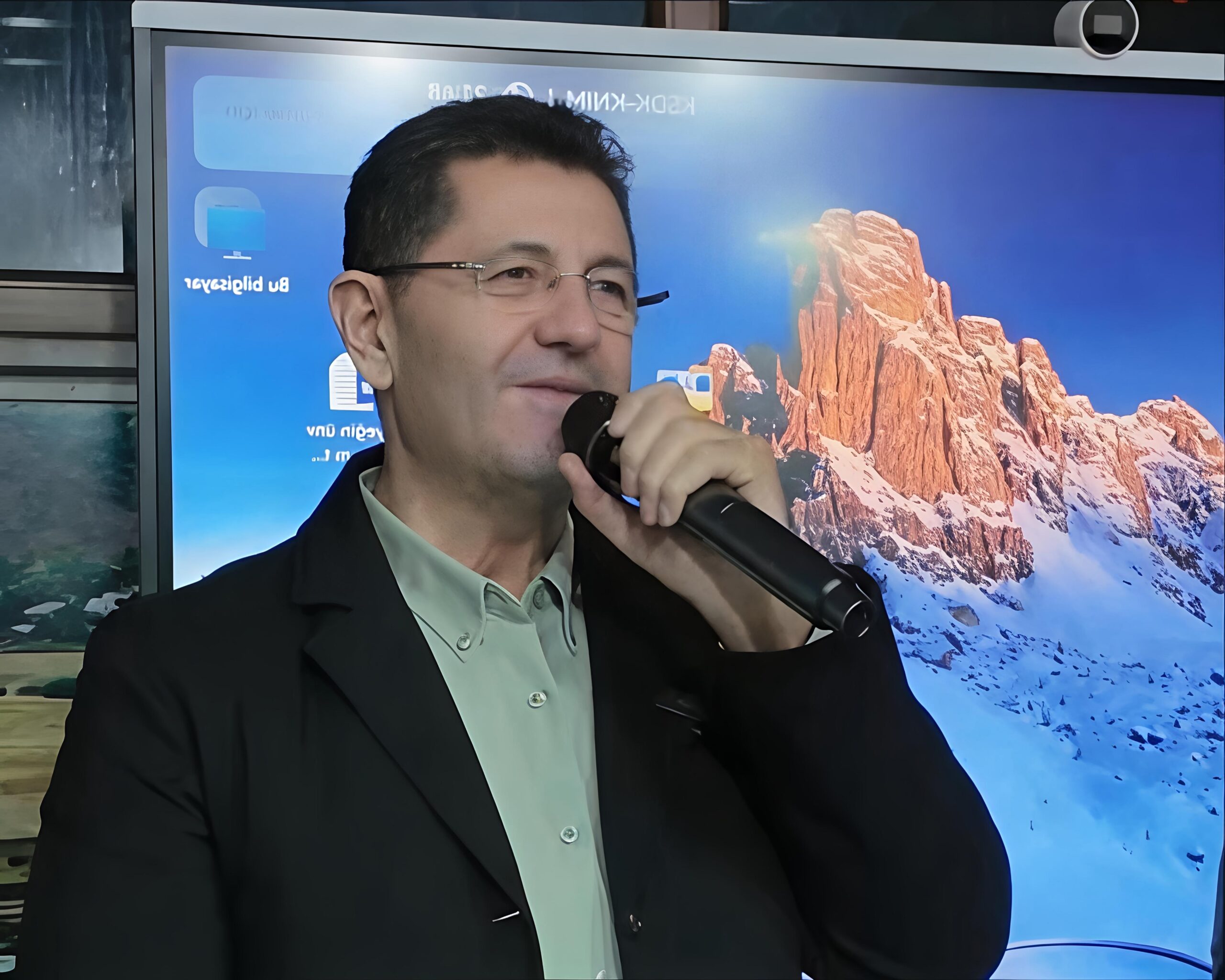 Çekmeköy’den Türkiye’ye Mesaj: Orhan Çerkez “Rozetimizi Çıkardık”