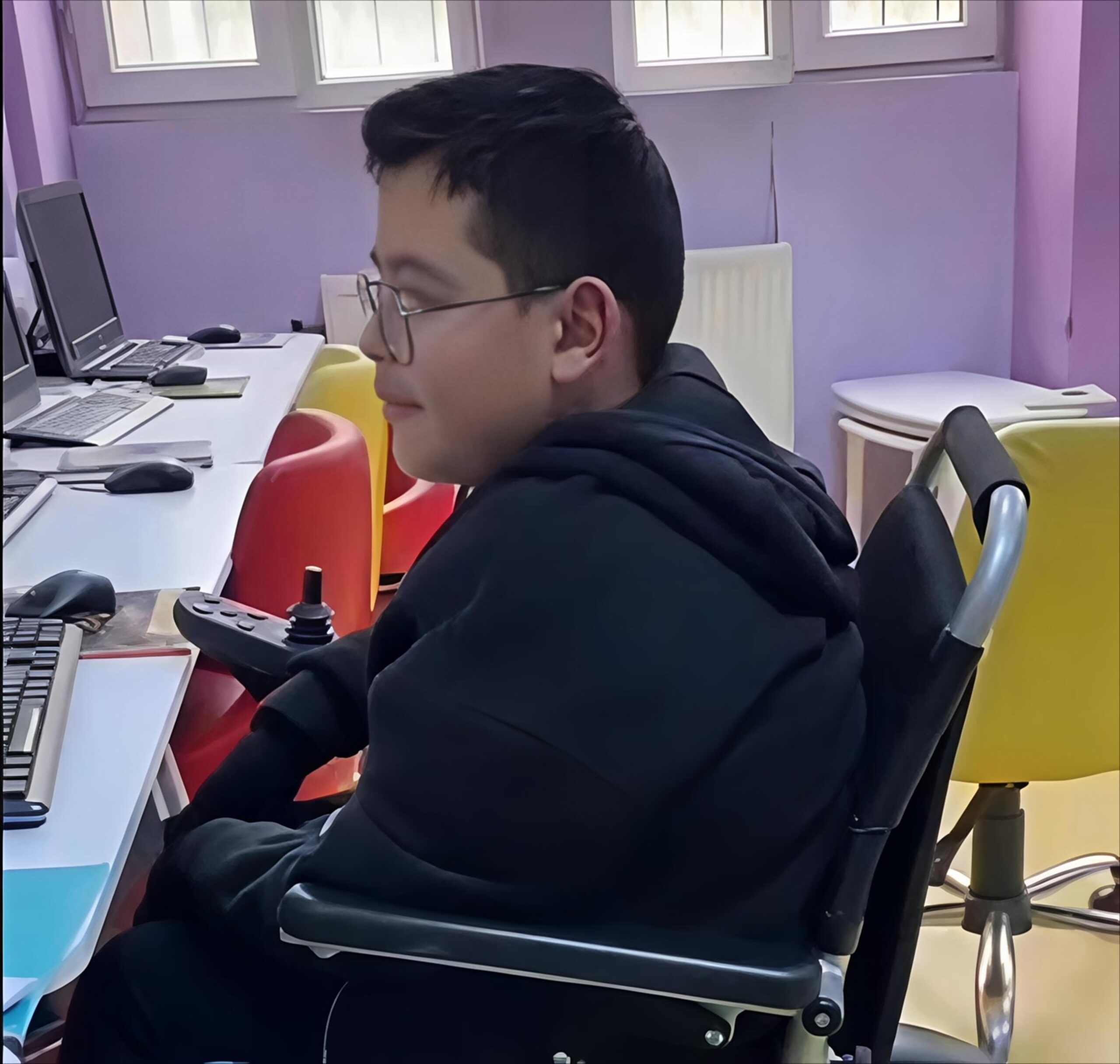 Haberimiz Ses Getirdi, Asansör Sorunu Çözüldü: Öğrenci Derslerine Başladı