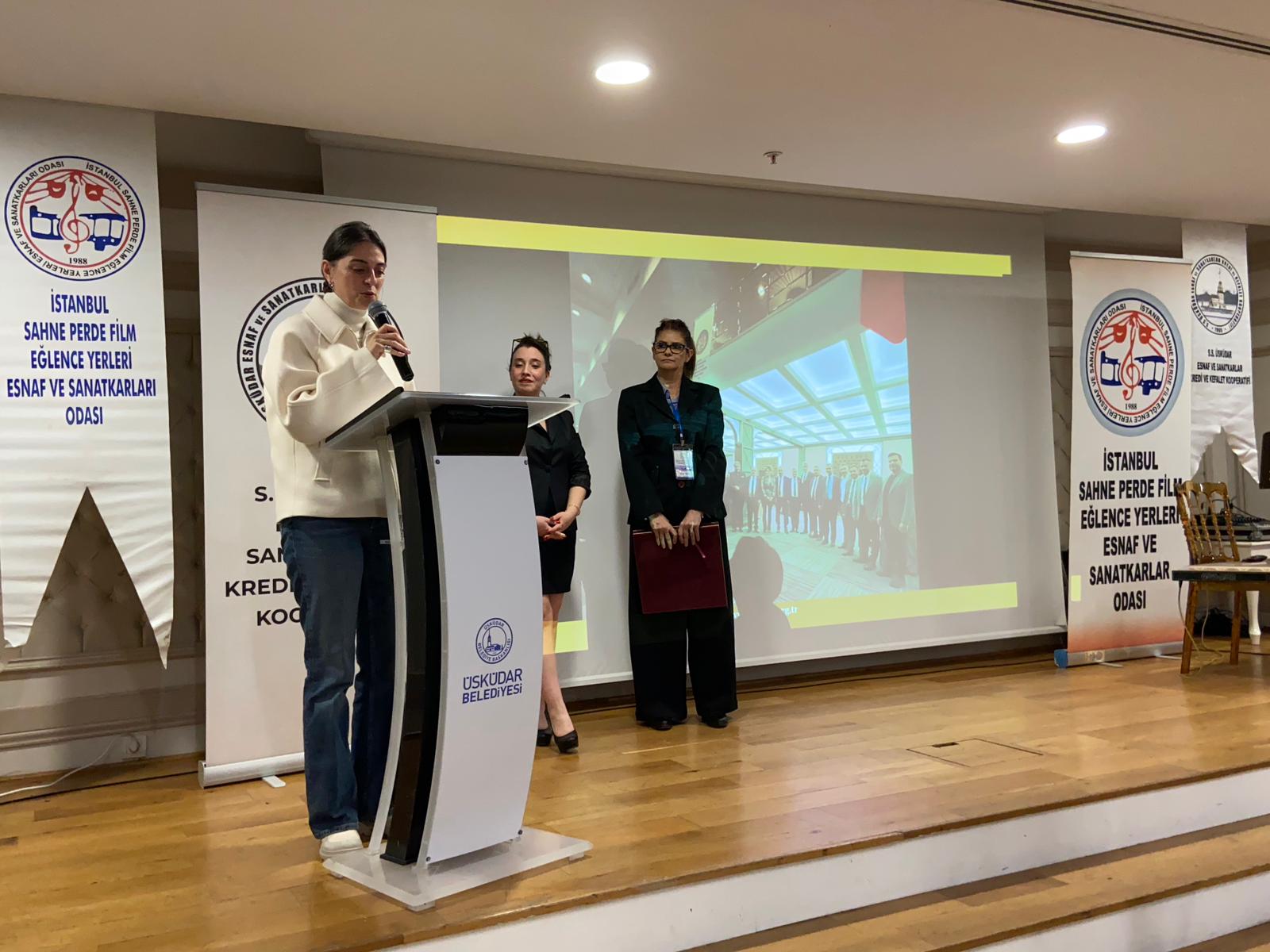 Sinem Dedetaş Esnafla Aynı Sofrada: Üsküdar’da Birlik İftarı