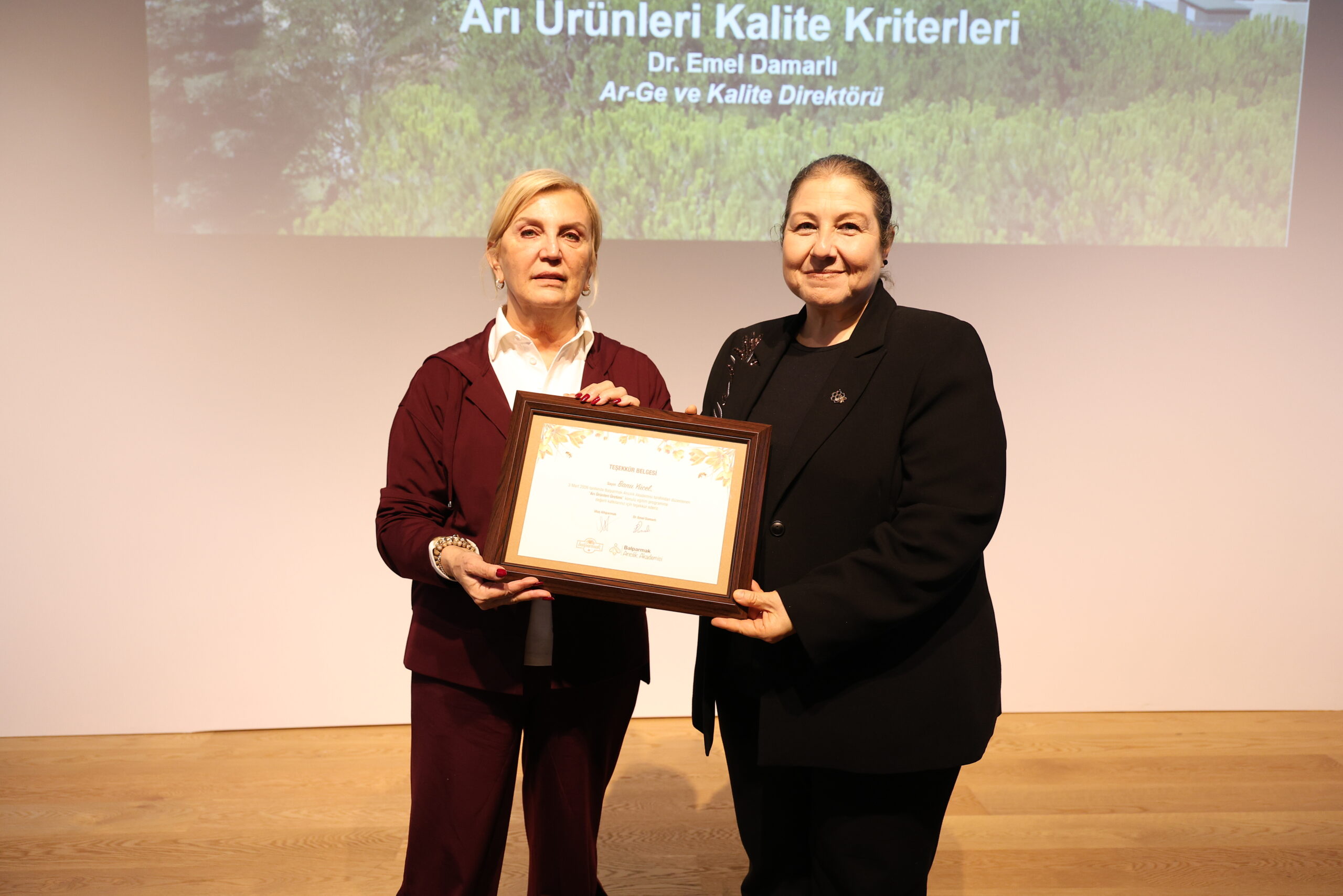 Arıcılıkta Kadın Eli Dönemi: Balparmak Akademisi’nden Katma Değerli Üretim Seferberliği