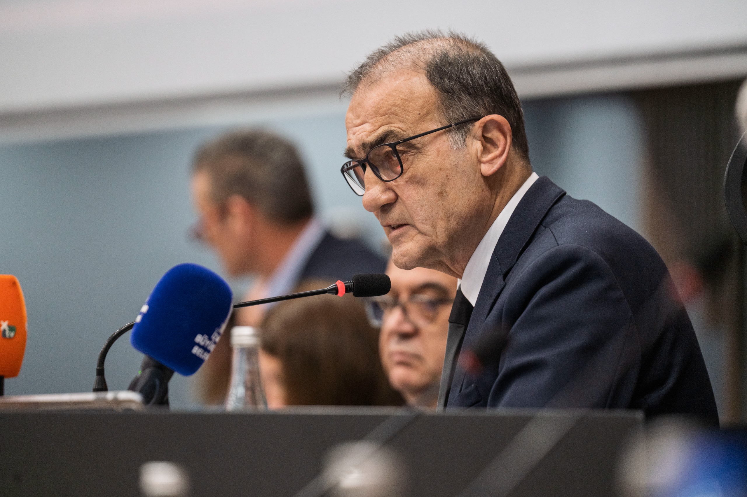 İzmir’de ‘Mülkiyet’ Resti: Mecliste Vakıflar Genel Müdürlüğü’nün Tahliye Kararına Sert Tepki