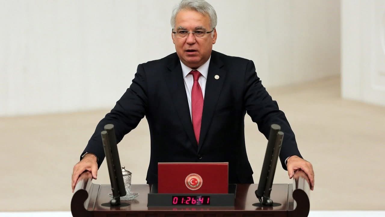 AK Parti’ye İçeriden Ağır Sözler: “Hareket Halindeki Ölüler!”