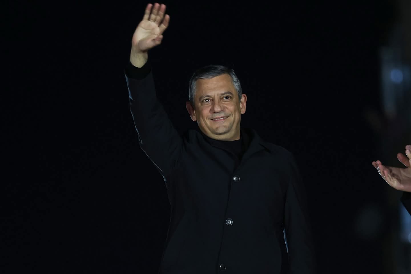 İstanbul’da Meydanlar İnliyor: CHP Lideri Özgür Özel ile 94. Eylemde Coşku Dorukta!