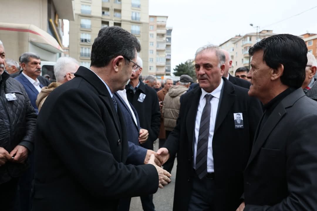 Siyaset Dünyasının Acı Günü: Fahrettin Kayhan Gözyaşları Arasında Son Yolculuğuna Uğurlandı