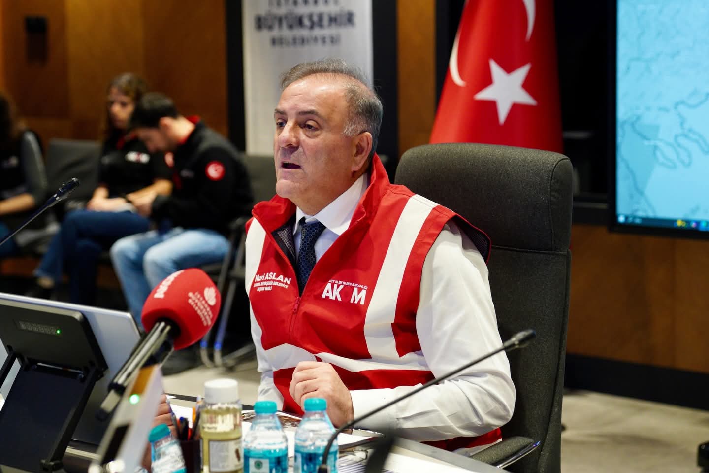 Nuri Aslan: "Zorunlu Olmadıkça Trafiğe Çıkmayın, Biz Sahadayız"