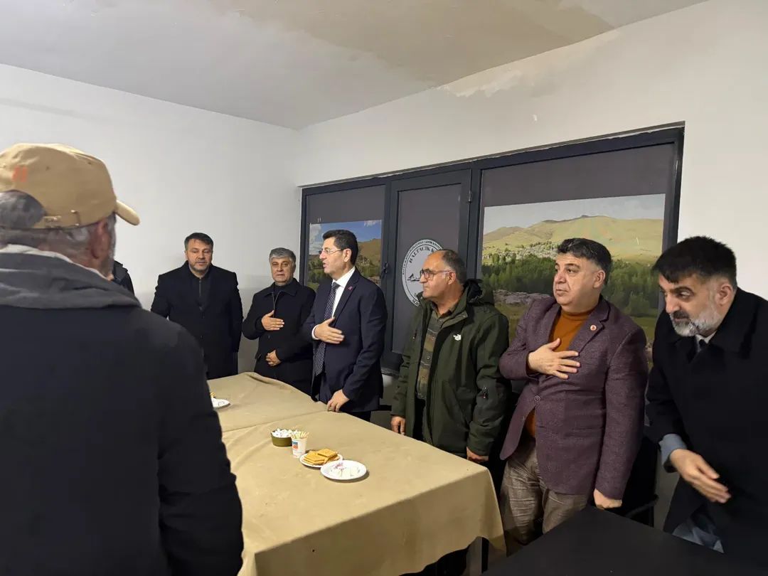 ÇEKMEKÖY BELEDİYE BAŞKAN YARDIMCISI FEVZİ VARLI’NIN ACI GÜNÜ: GENÇ EREN TRAFİK KAZASINDA HAYATINI KAYBETTİ